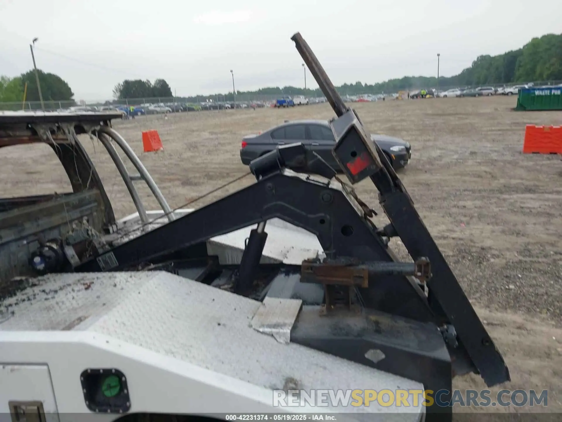 13 Photograph of a damaged car 3C7WRKAL5KG627850 RAM 4500 CHASSIS 2019