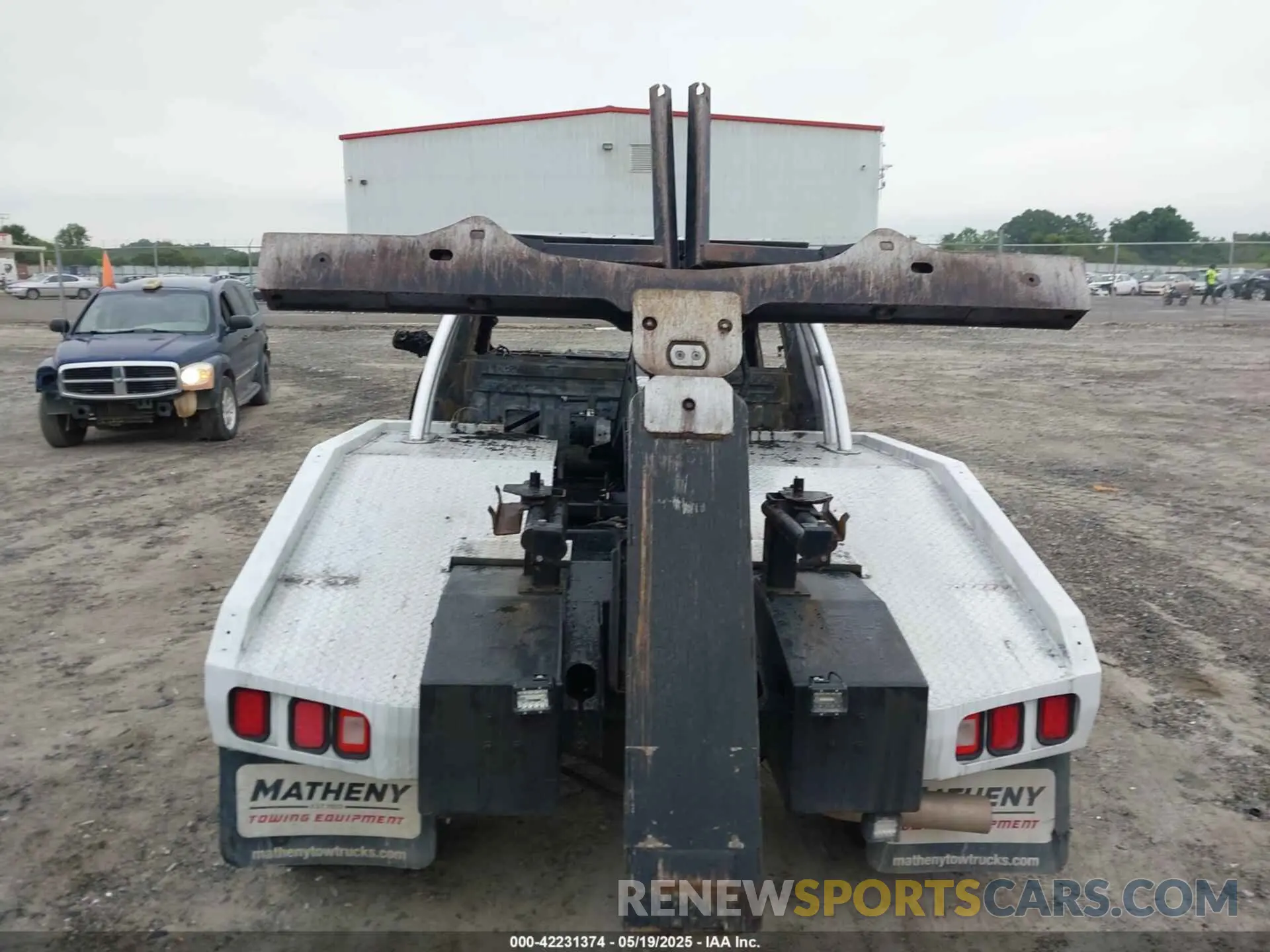 8 Photograph of a damaged car 3C7WRKAL5KG627850 RAM 4500 CHASSIS 2019