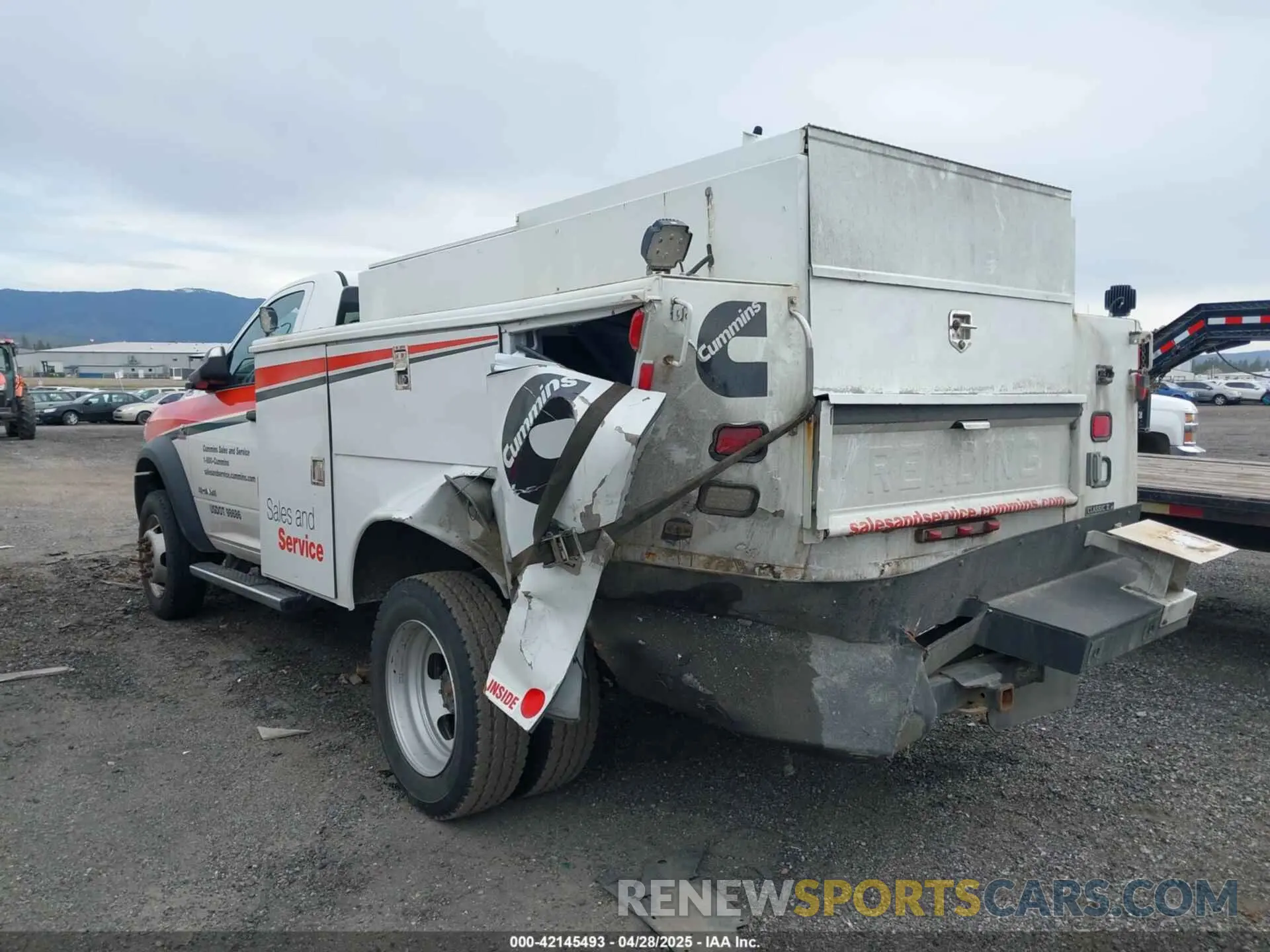 3 Photograph of a damaged car 3C7WRLAL0KG522137 RAM 4500 CHASSIS 2019
