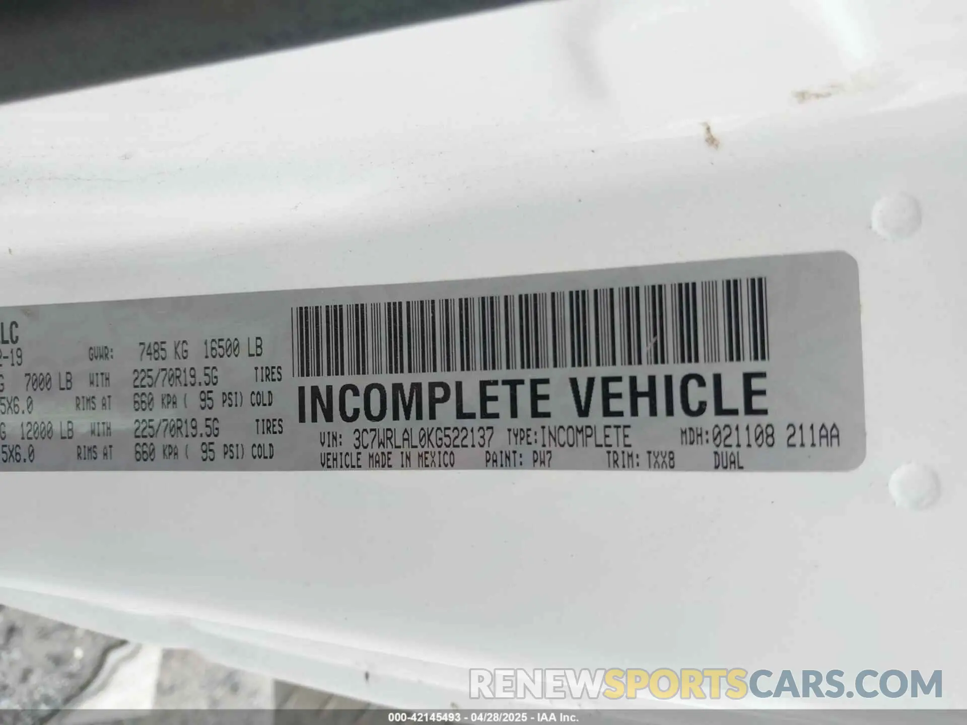 8 Photograph of a damaged car 3C7WRLAL0KG522137 RAM 4500 CHASSIS 2019