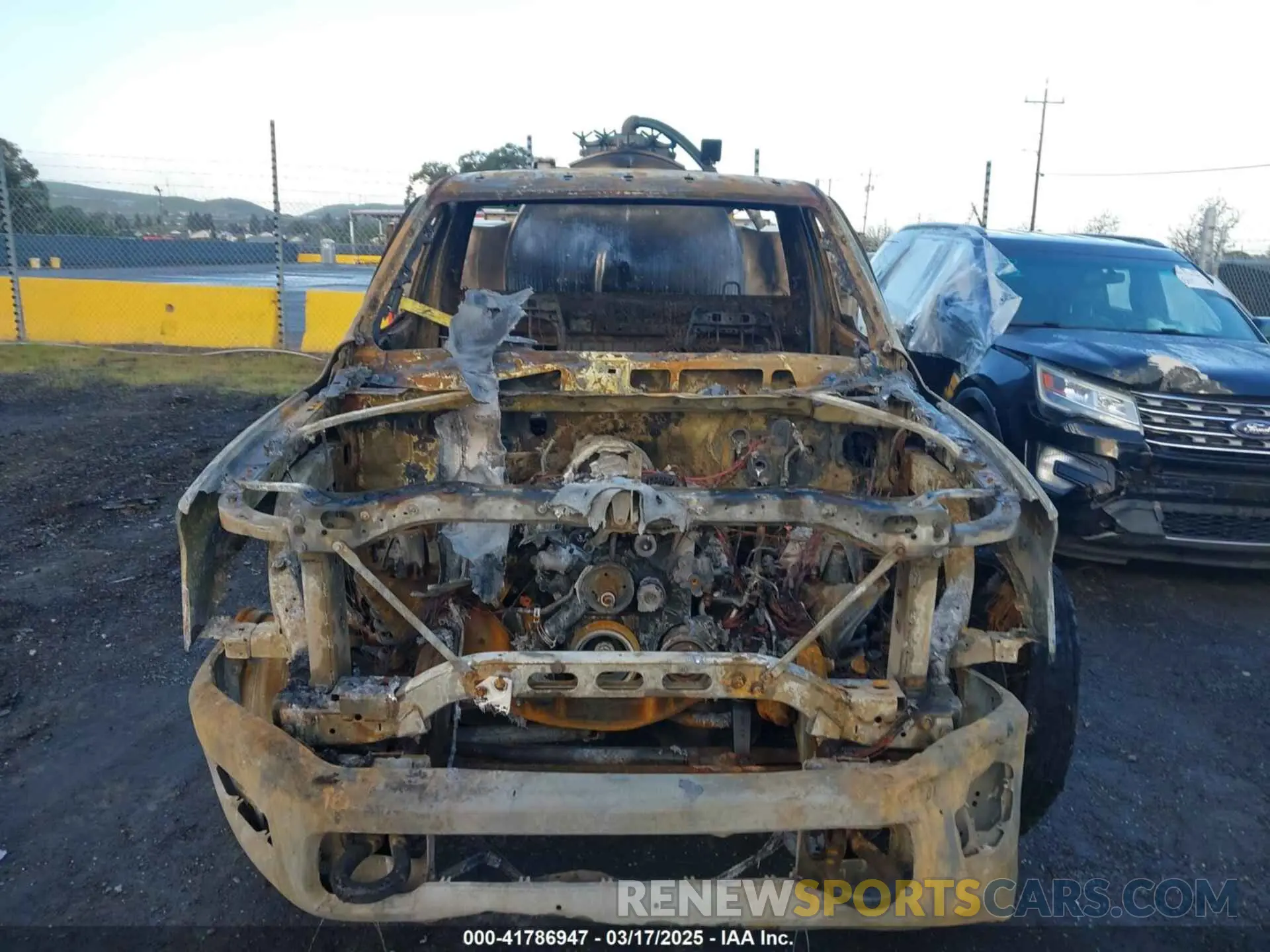 11 Photograph of a damaged car 3C7WRLCJ3NG300644 RAM 4500 CHASSIS 2022