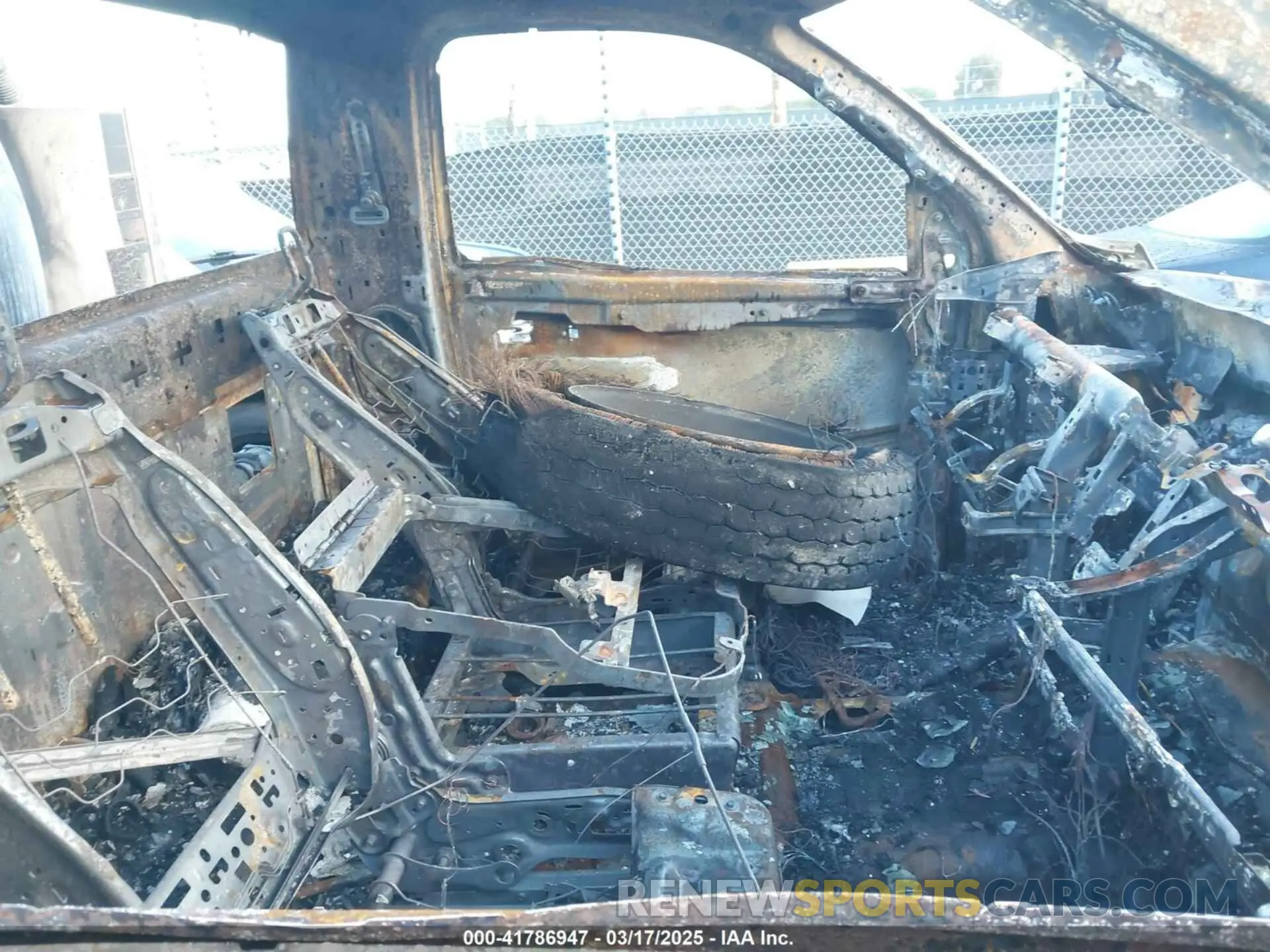 5 Photograph of a damaged car 3C7WRLCJ3NG300644 RAM 4500 CHASSIS 2022