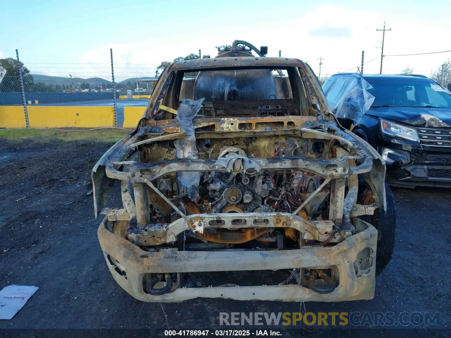 6 Photograph of a damaged car 3C7WRLCJ3NG300644 RAM 4500 CHASSIS 2022