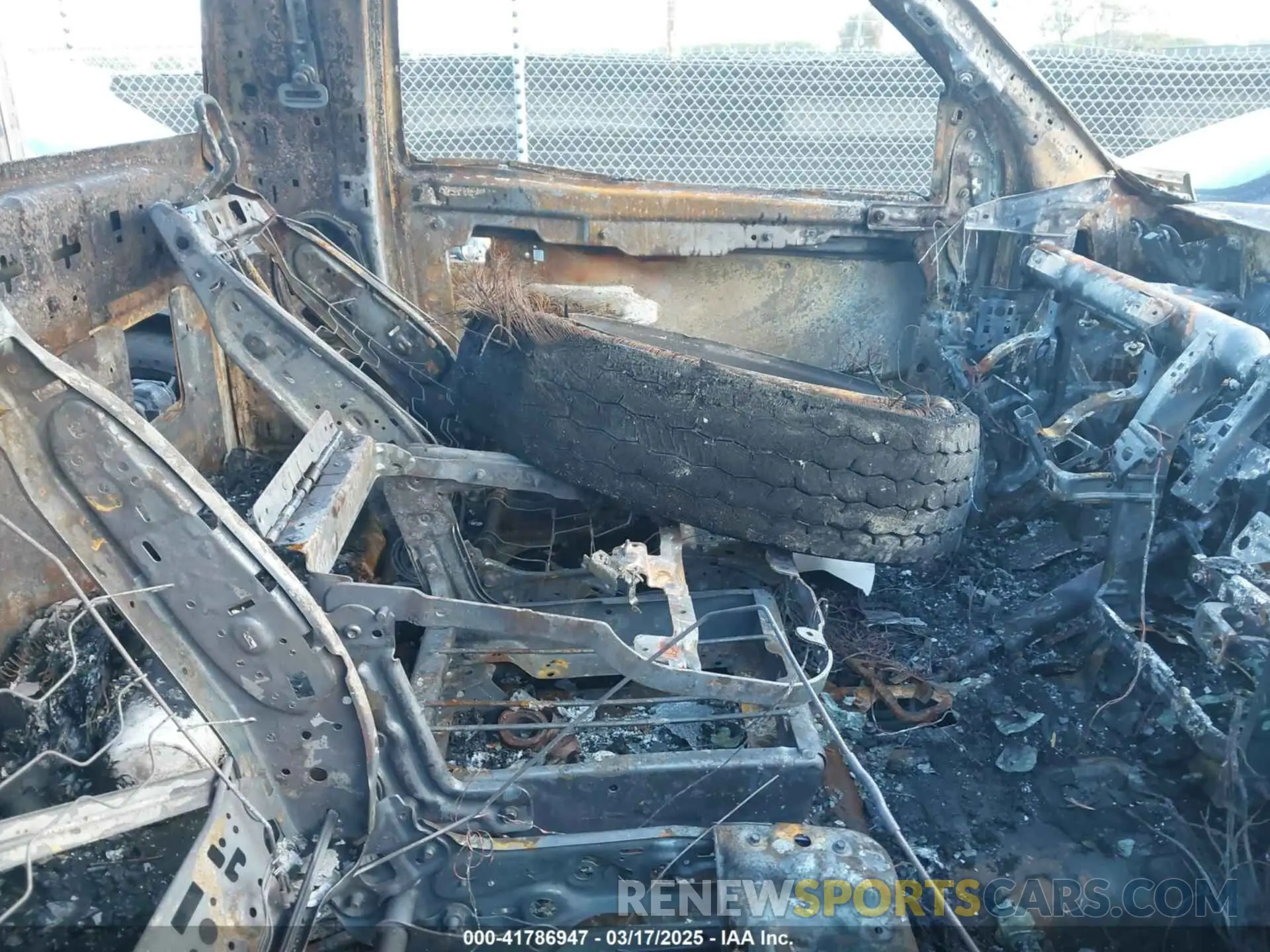 8 Photograph of a damaged car 3C7WRLCJ3NG300644 RAM 4500 CHASSIS 2022