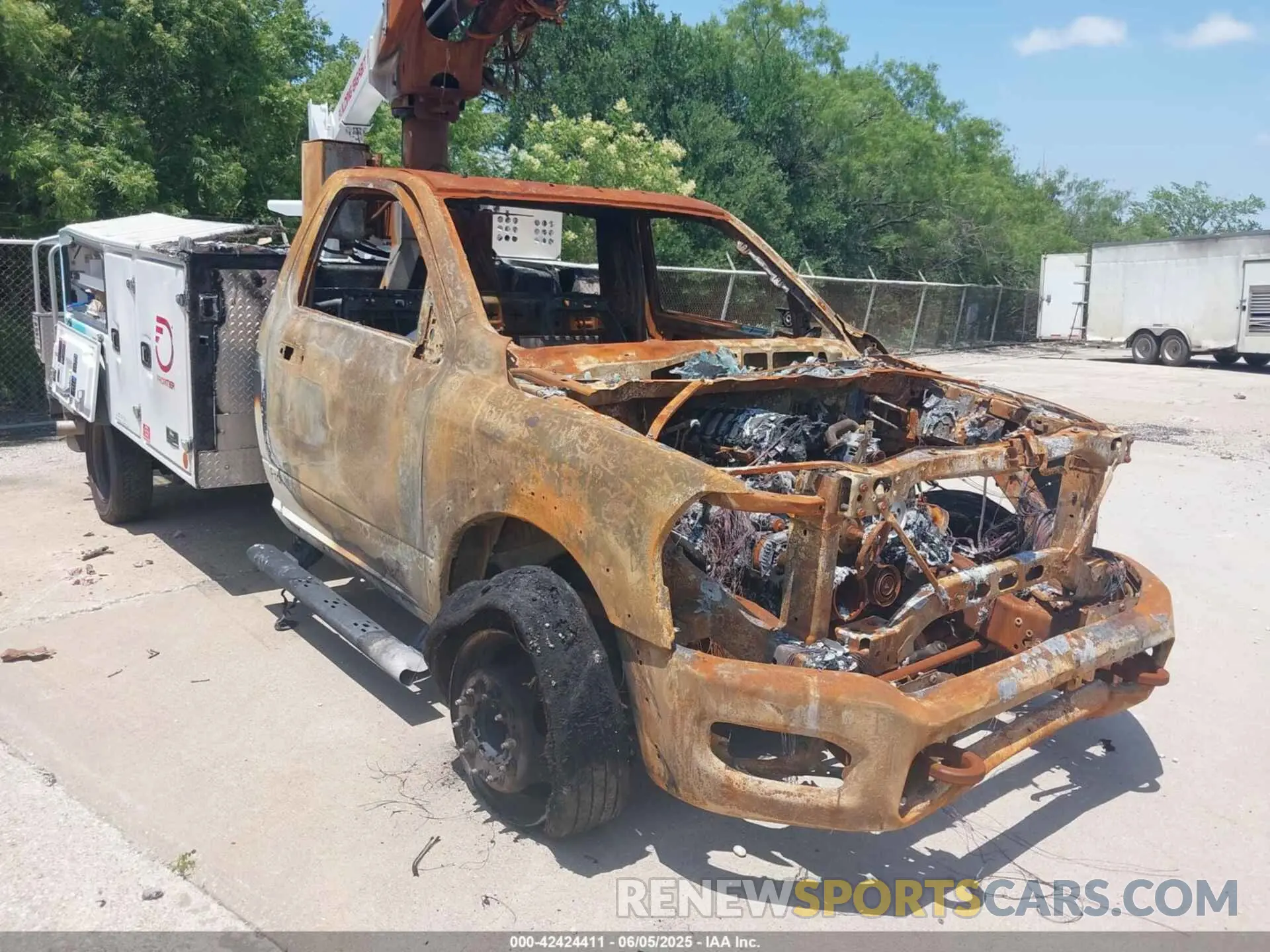 1 Photograph of a damaged car 3C7WRKBJ2RG255360 RAM 4500 CHASSIS 2024