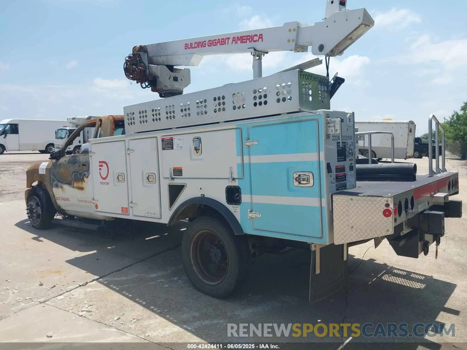 3 Photograph of a damaged car 3C7WRKBJ2RG255360 RAM 4500 CHASSIS 2024