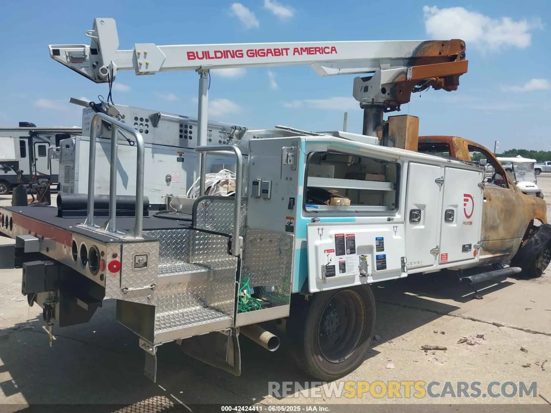 4 Photograph of a damaged car 3C7WRKBJ2RG255360 RAM 4500 CHASSIS 2024