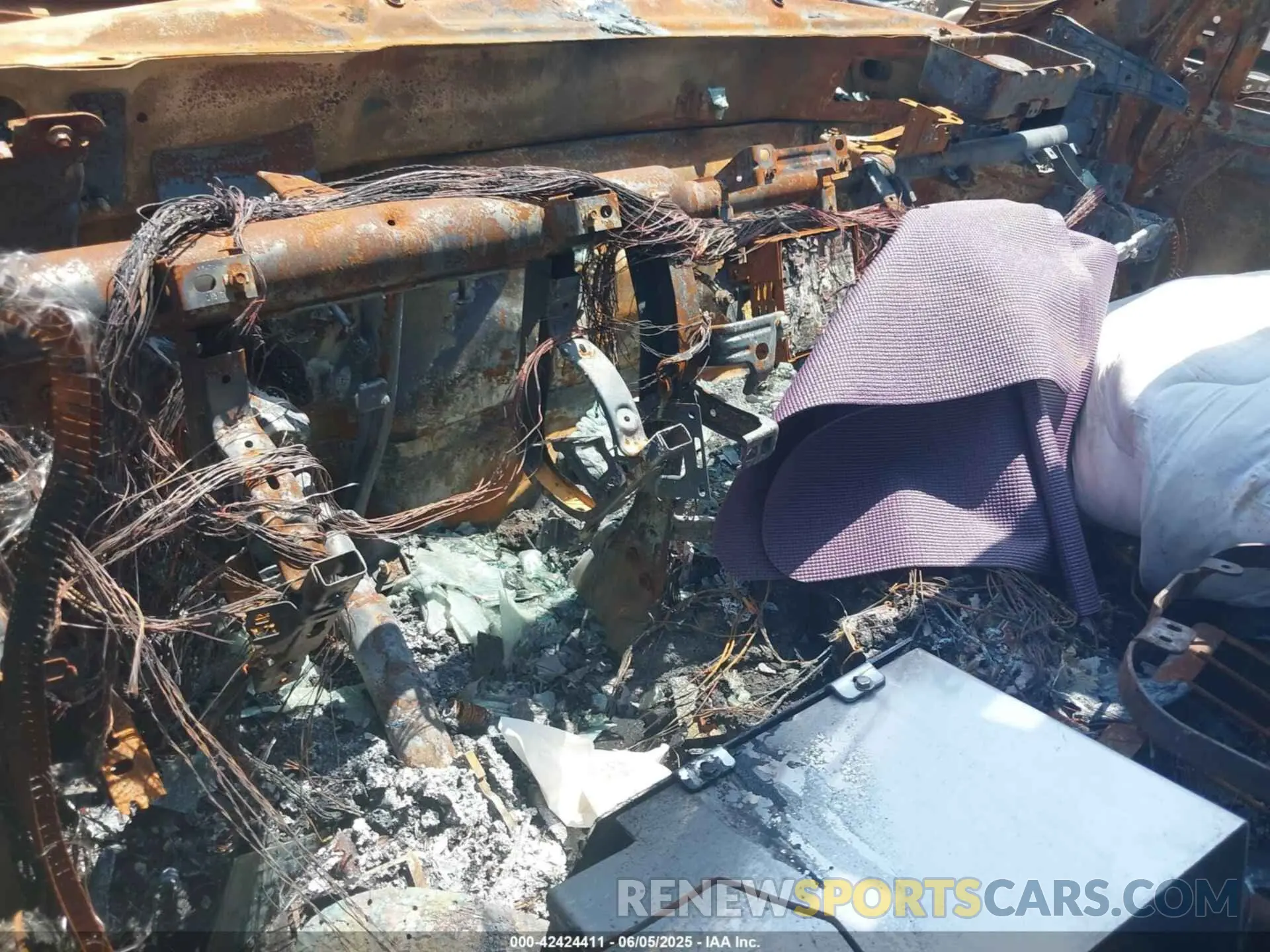 6 Photograph of a damaged car 3C7WRKBJ2RG255360 RAM 4500 CHASSIS 2024