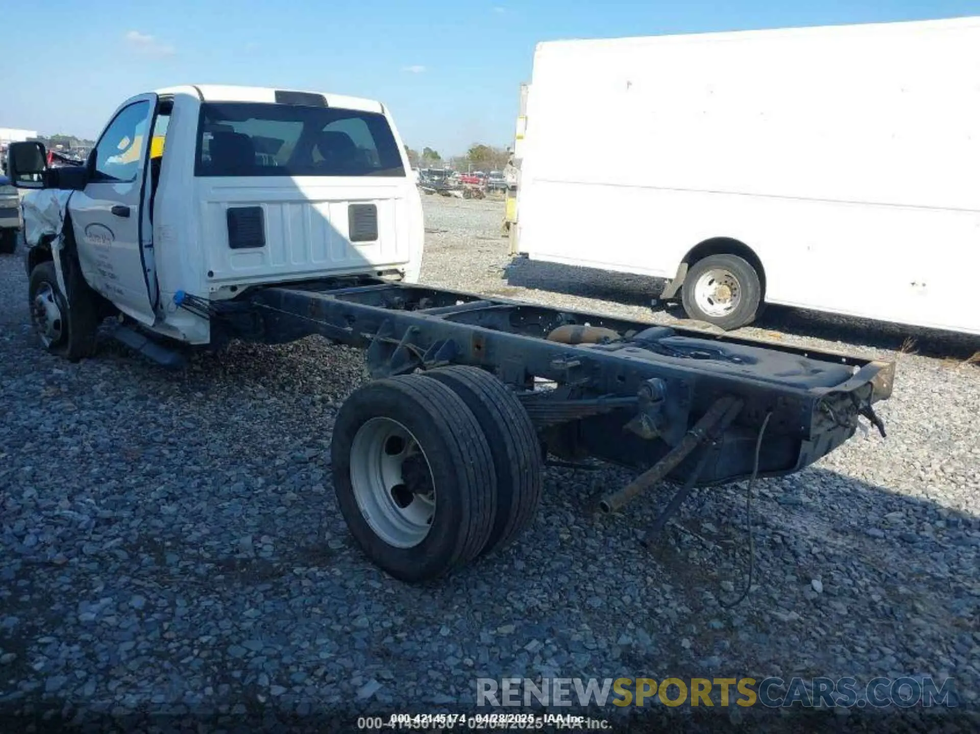 3 Photograph of a damaged car 3C7WRKBL4RG174815 RAM 4500 CHASSIS 2024