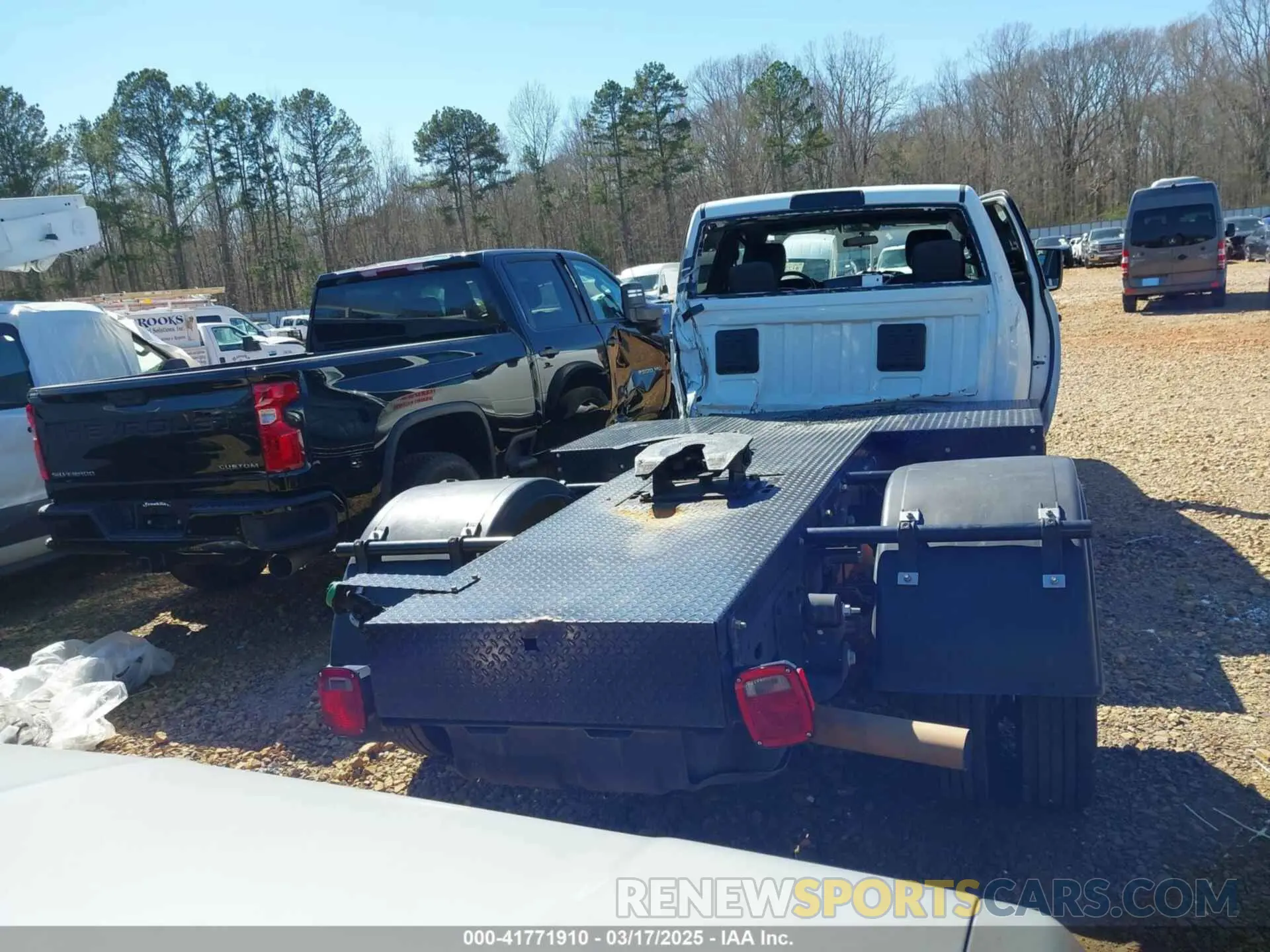 16 Photograph of a damaged car 3C7WRLFL0RG204831 RAM 4500 CHASSIS 2024