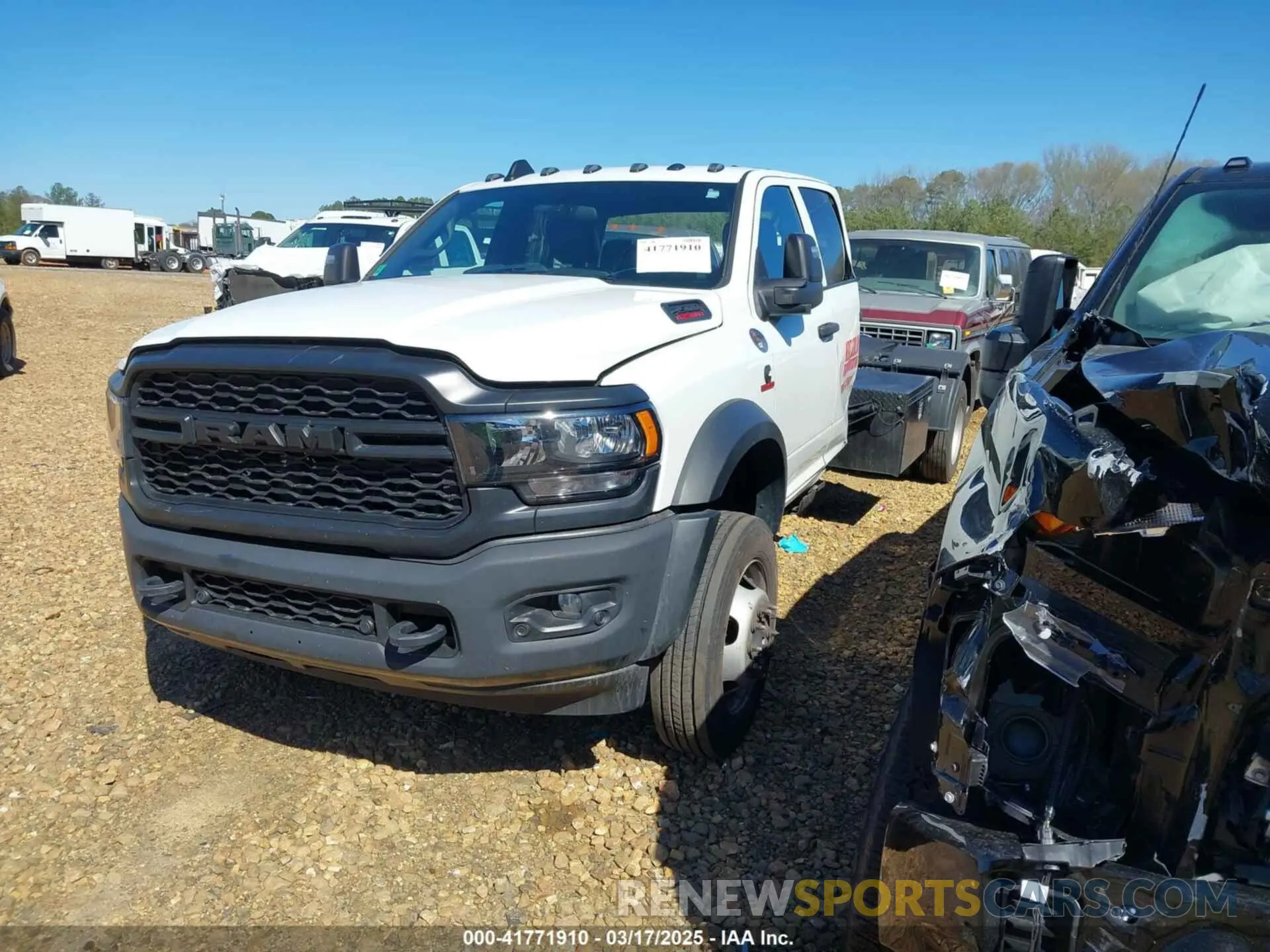 2 Photograph of a damaged car 3C7WRLFL0RG204831 RAM 4500 CHASSIS 2024