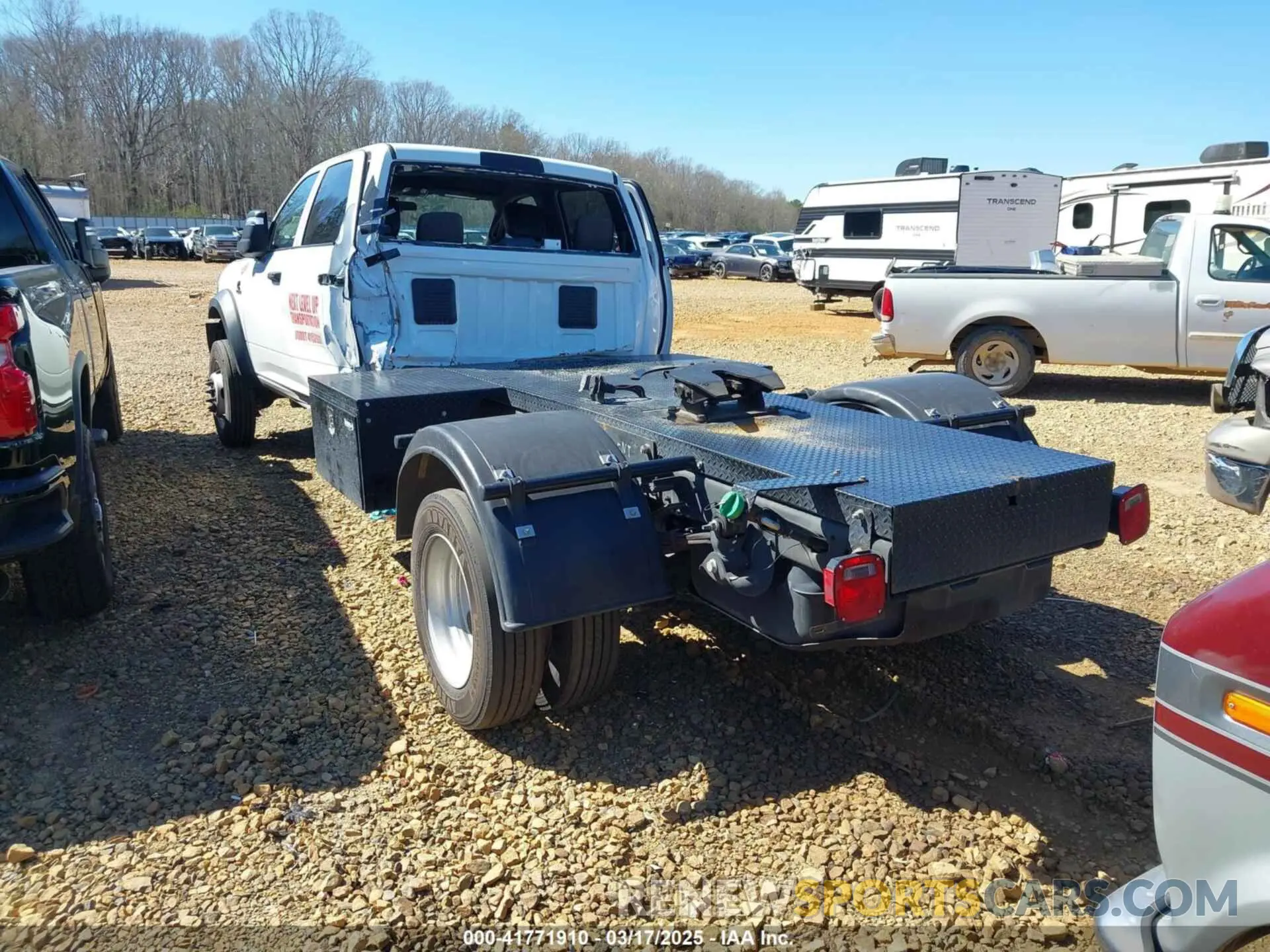3 Photograph of a damaged car 3C7WRLFL0RG204831 RAM 4500 CHASSIS 2024