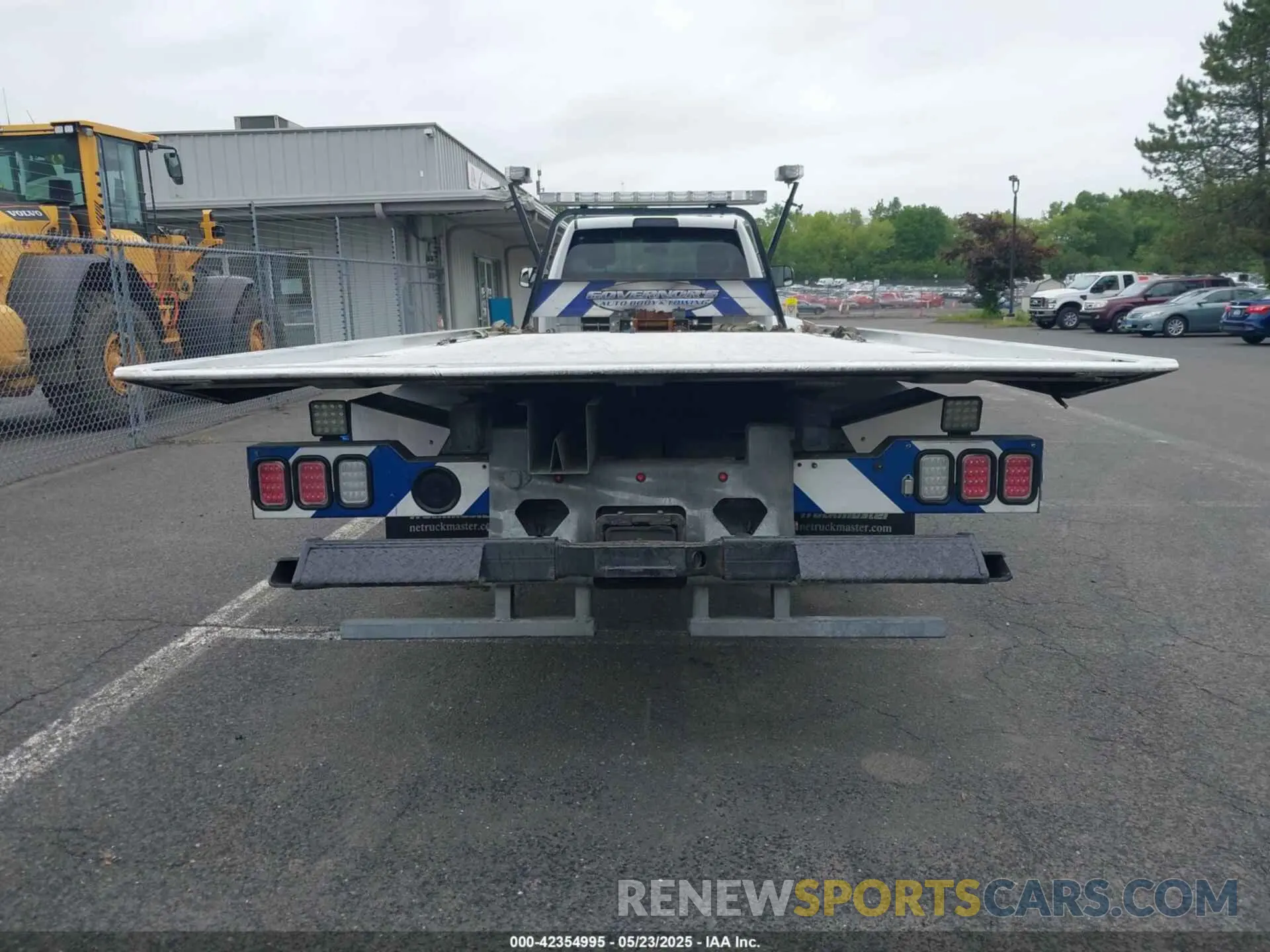 18 Photograph of a damaged car 3C7WRNDL8LG189520 RAM 5500 2020