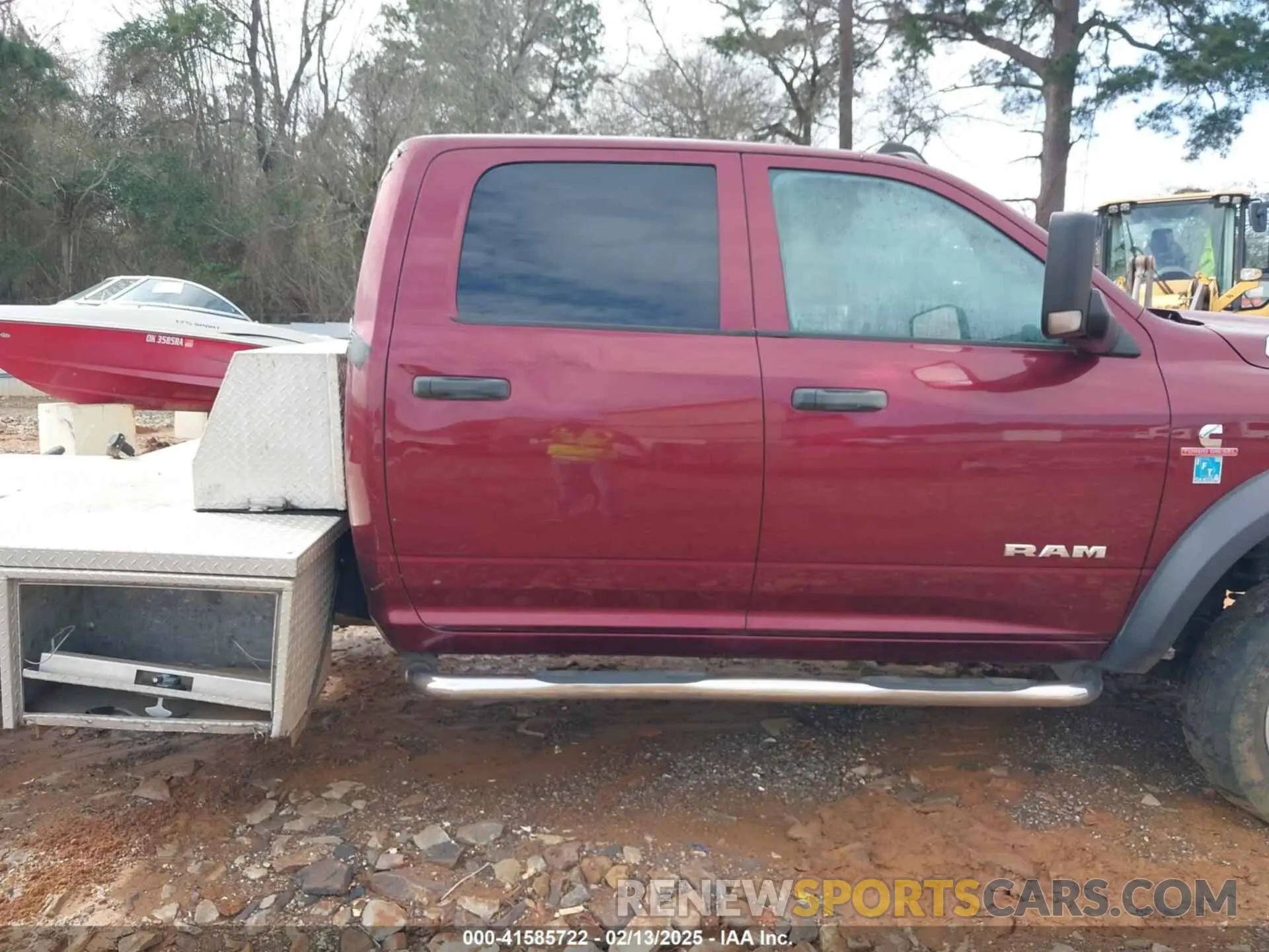 13 Photograph of a damaged car 3C7WRMFL7KG610360 RAM 5500 CHASSIS 2019