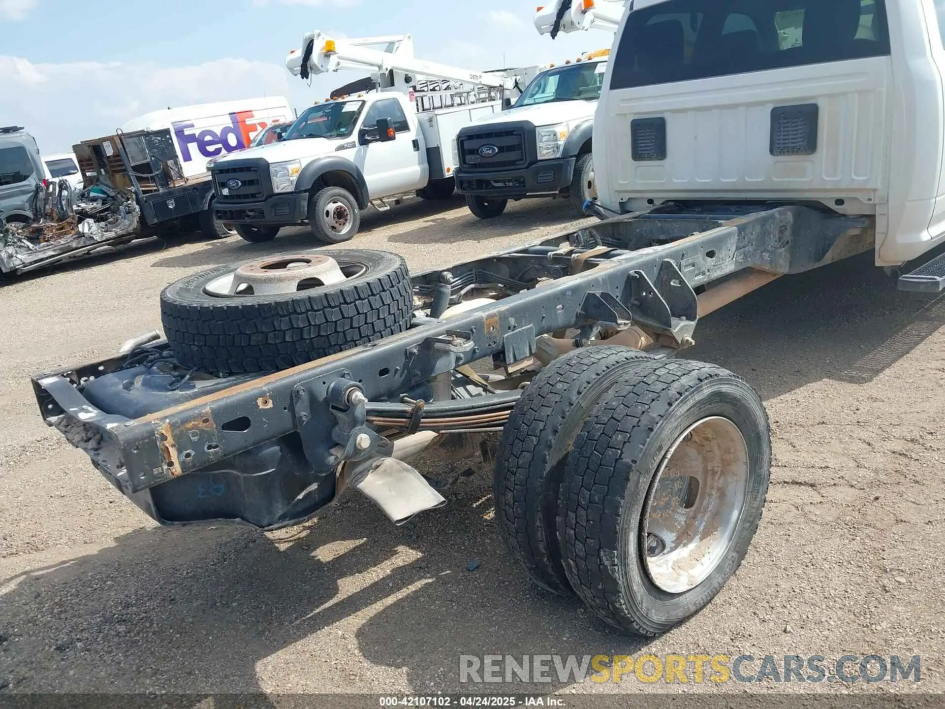 11 Photograph of a damaged car 3C7WRNFL4KG621614 RAM 5500 CHASSIS 2019