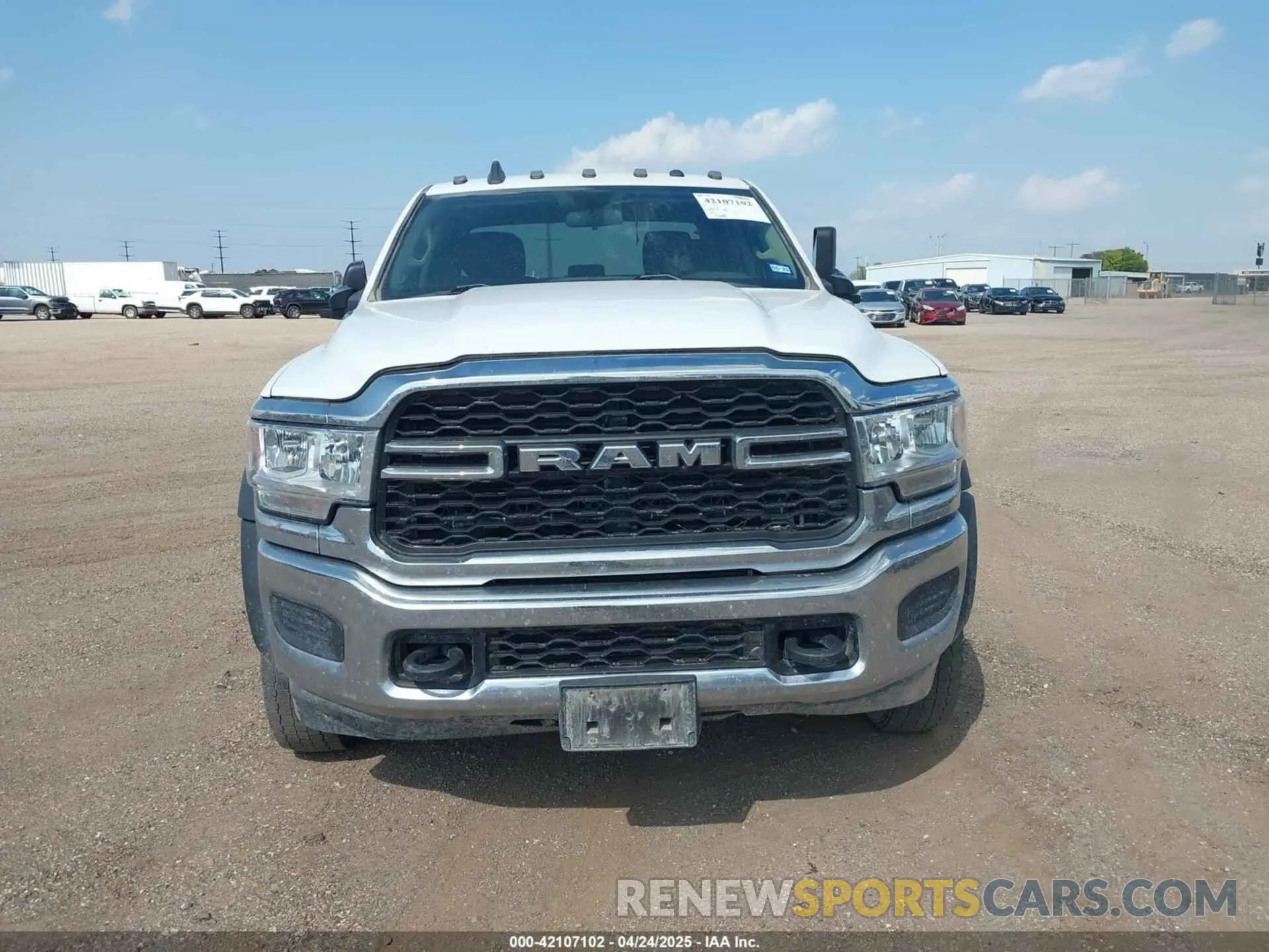 12 Photograph of a damaged car 3C7WRNFL4KG621614 RAM 5500 CHASSIS 2019