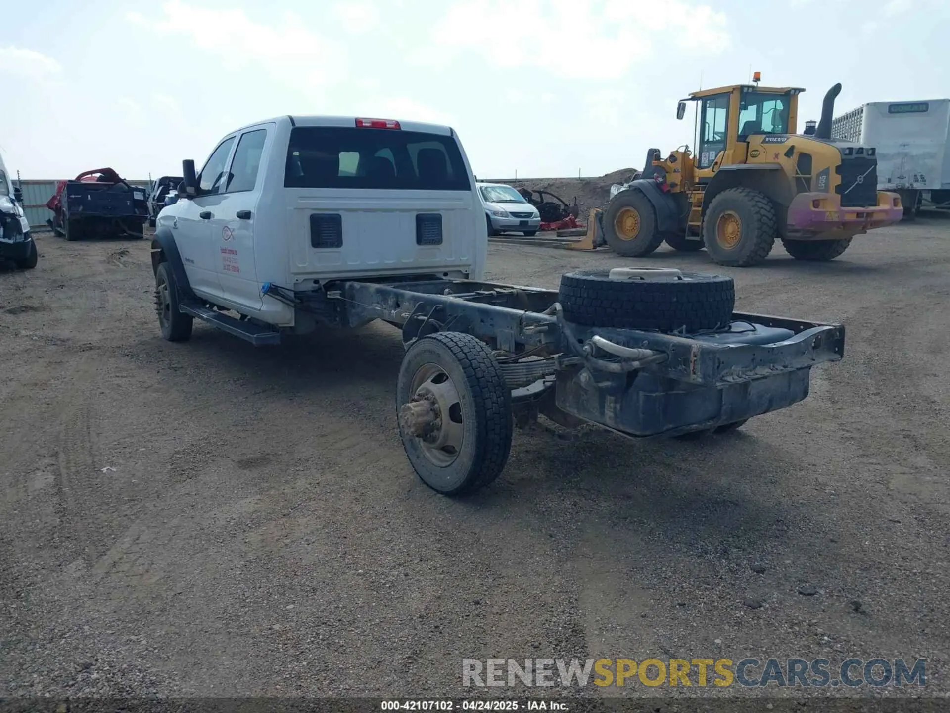 3 Photograph of a damaged car 3C7WRNFL4KG621614 RAM 5500 CHASSIS 2019