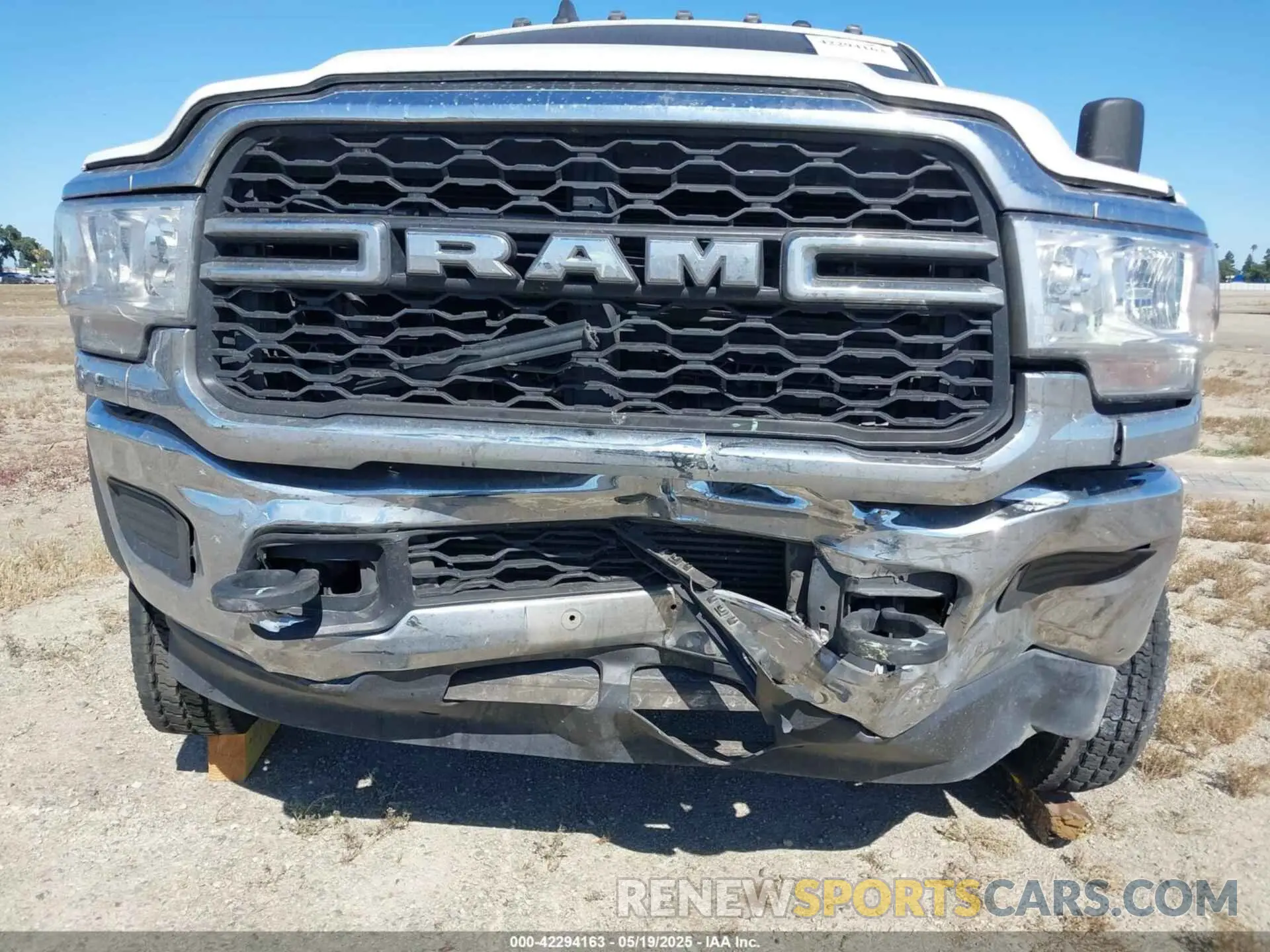 11 Photograph of a damaged car 3C7WRMFL7LG263680 RAM 5500 CHASSIS 2020
