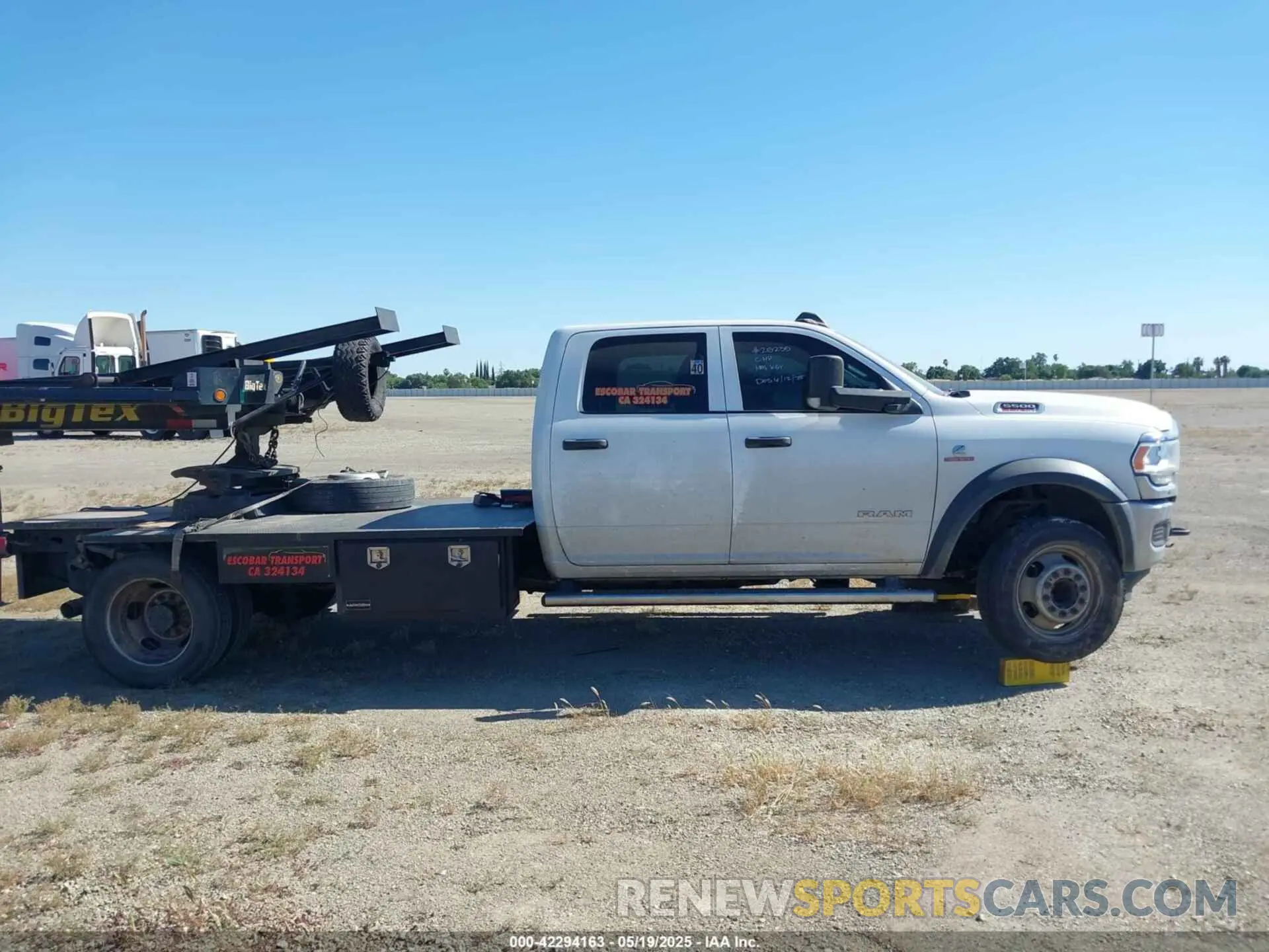 13 Photograph of a damaged car 3C7WRMFL7LG263680 RAM 5500 CHASSIS 2020