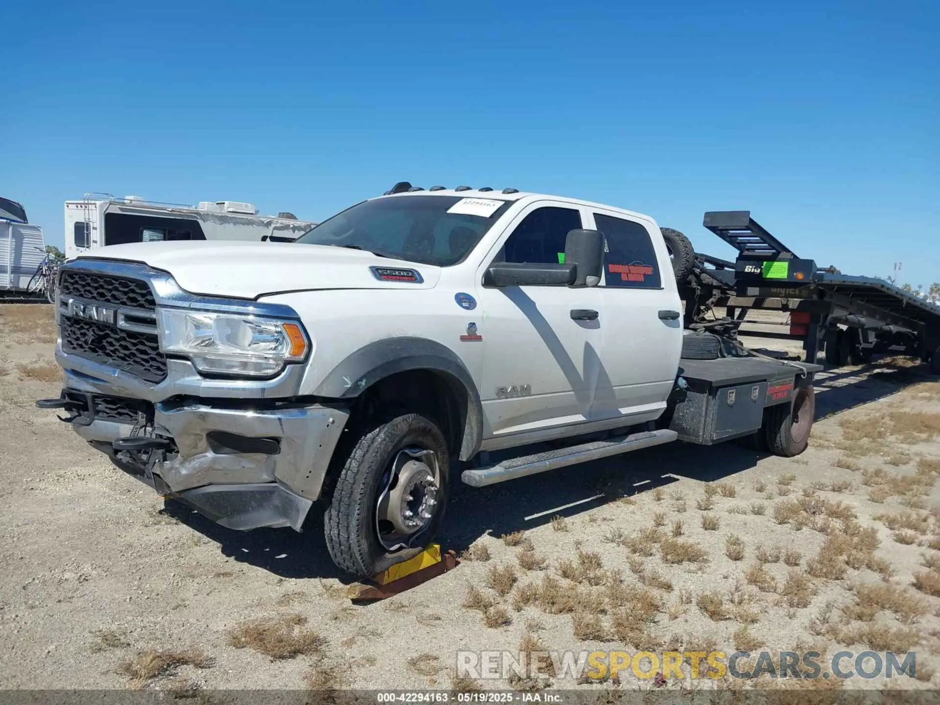 2 Photograph of a damaged car 3C7WRMFL7LG263680 RAM 5500 CHASSIS 2020