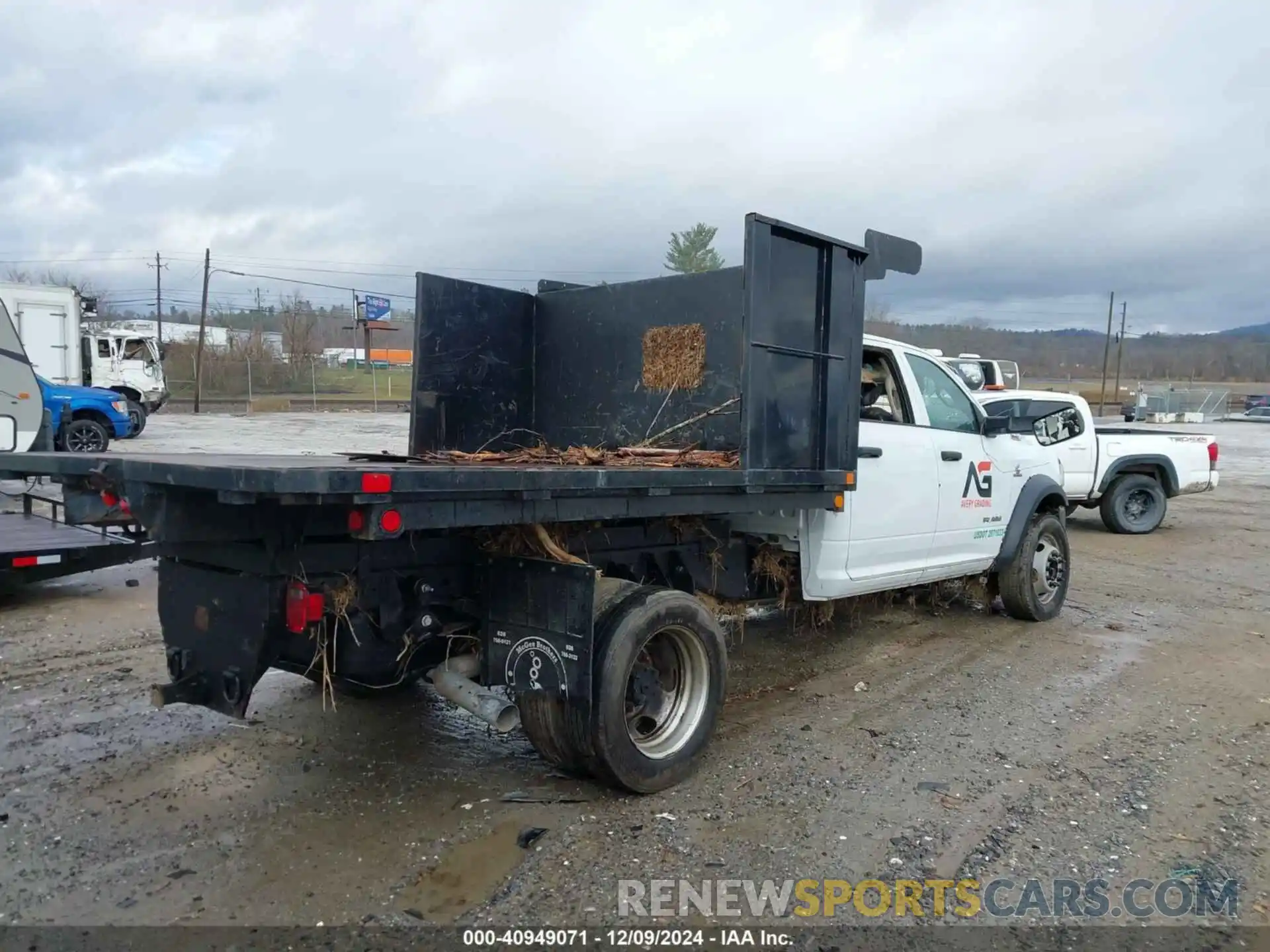 4 Photograph of a damaged car 3C7WRNEL7LG253402 RAM 5500 CHASSIS 2020