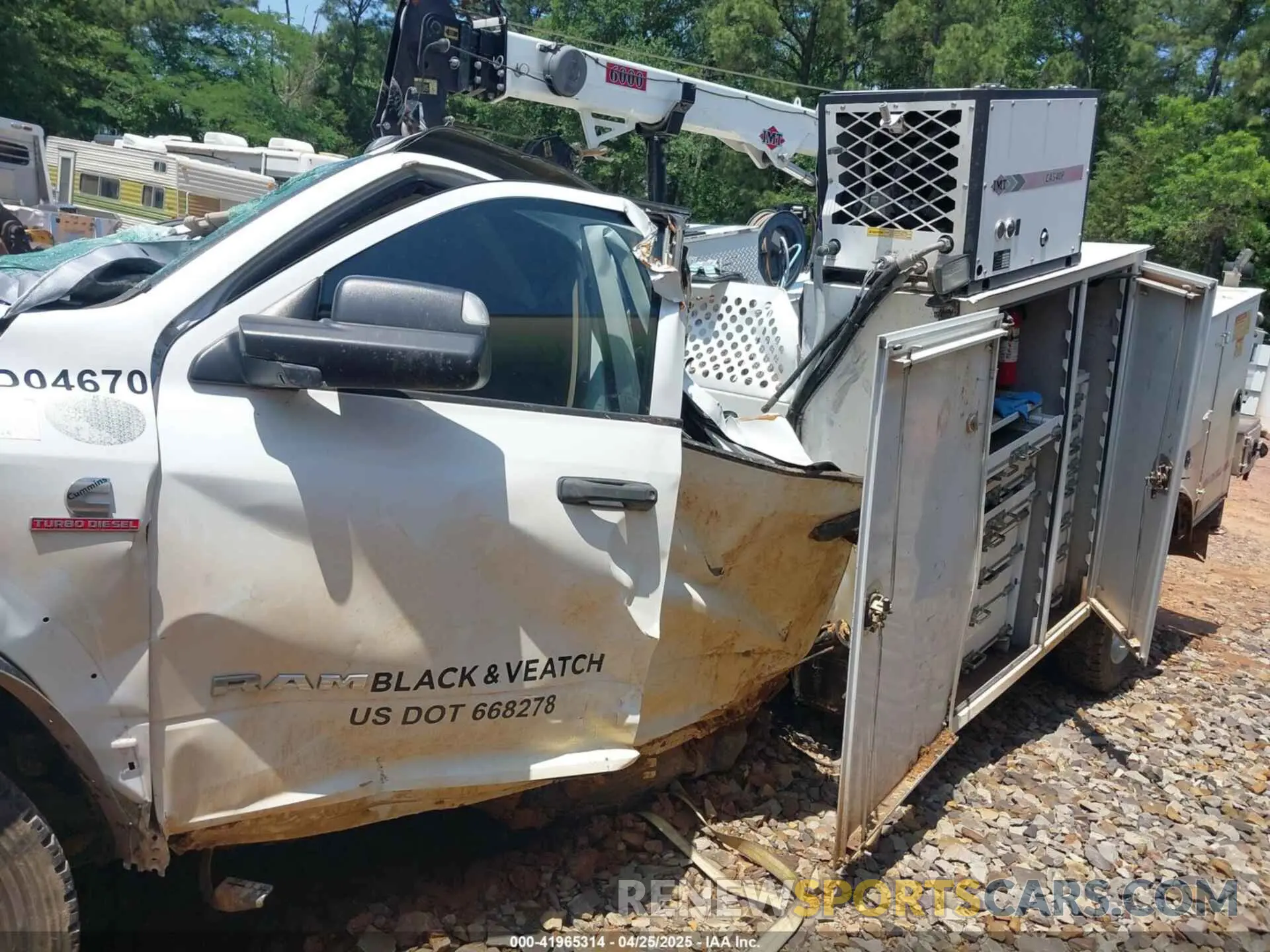 14 Photograph of a damaged car 3C7WRNFL1LG136462 RAM 5500 CHASSIS 2020