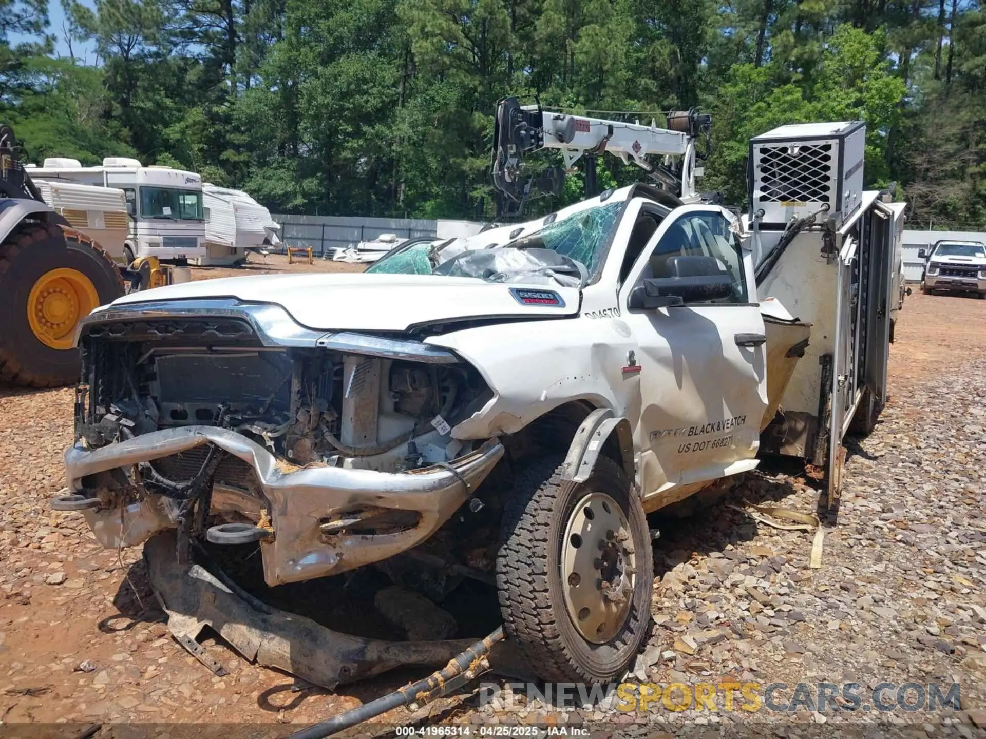 2 Photograph of a damaged car 3C7WRNFL1LG136462 RAM 5500 CHASSIS 2020