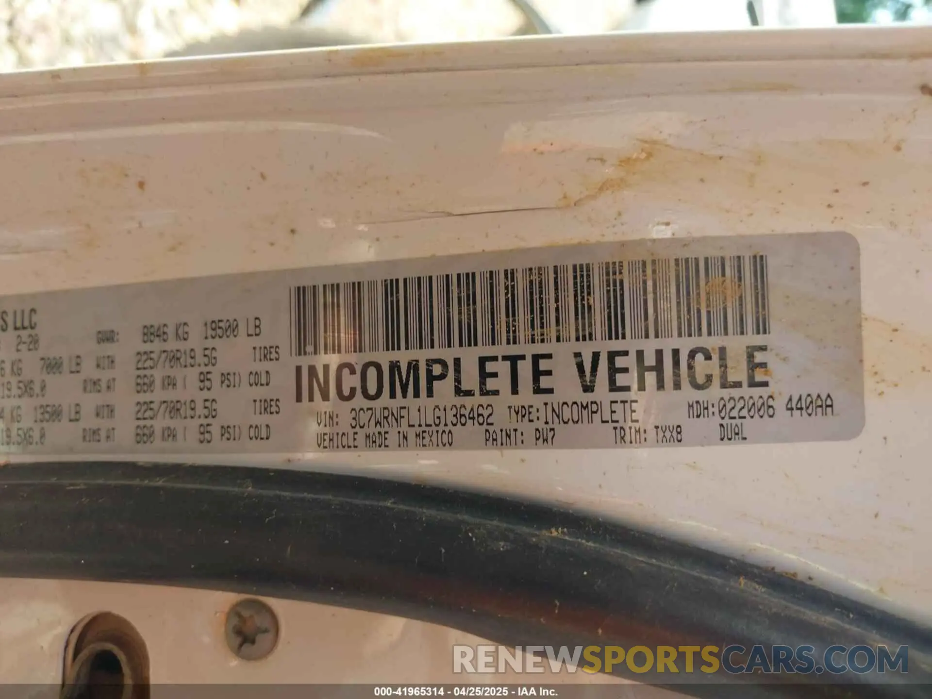 8 Photograph of a damaged car 3C7WRNFL1LG136462 RAM 5500 CHASSIS 2020