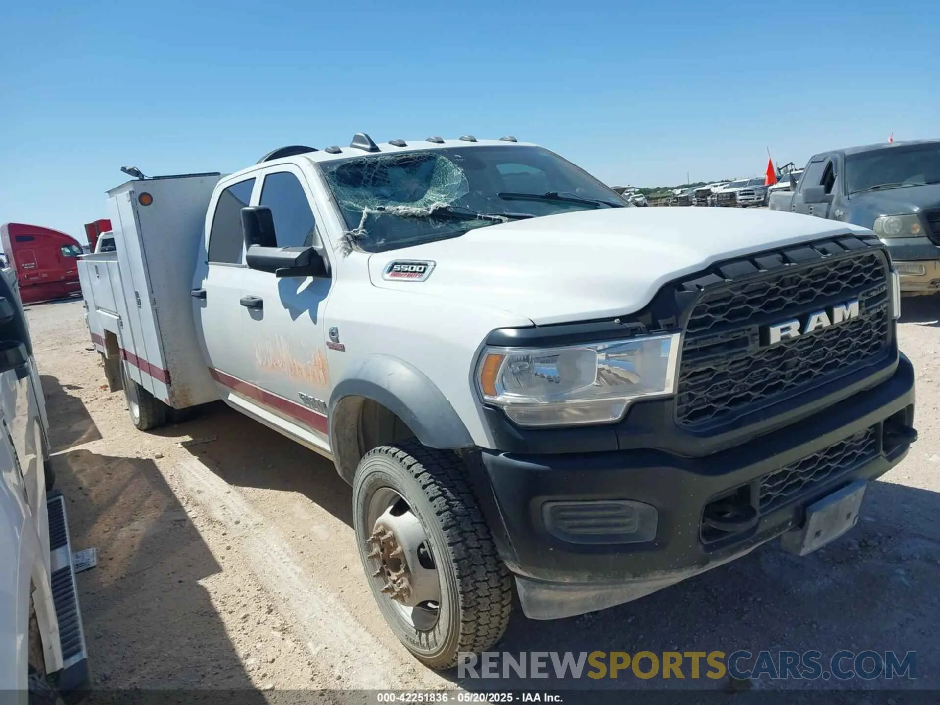 12 Photograph of a damaged car 3C7WRNFL9LG102317 RAM 5500 CHASSIS 2020