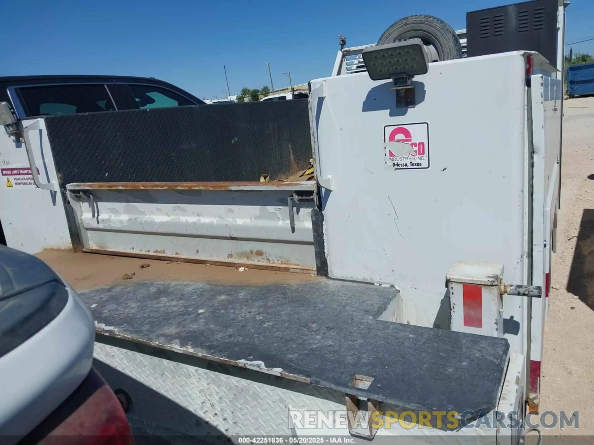14 Photograph of a damaged car 3C7WRNFL9LG102317 RAM 5500 CHASSIS 2020