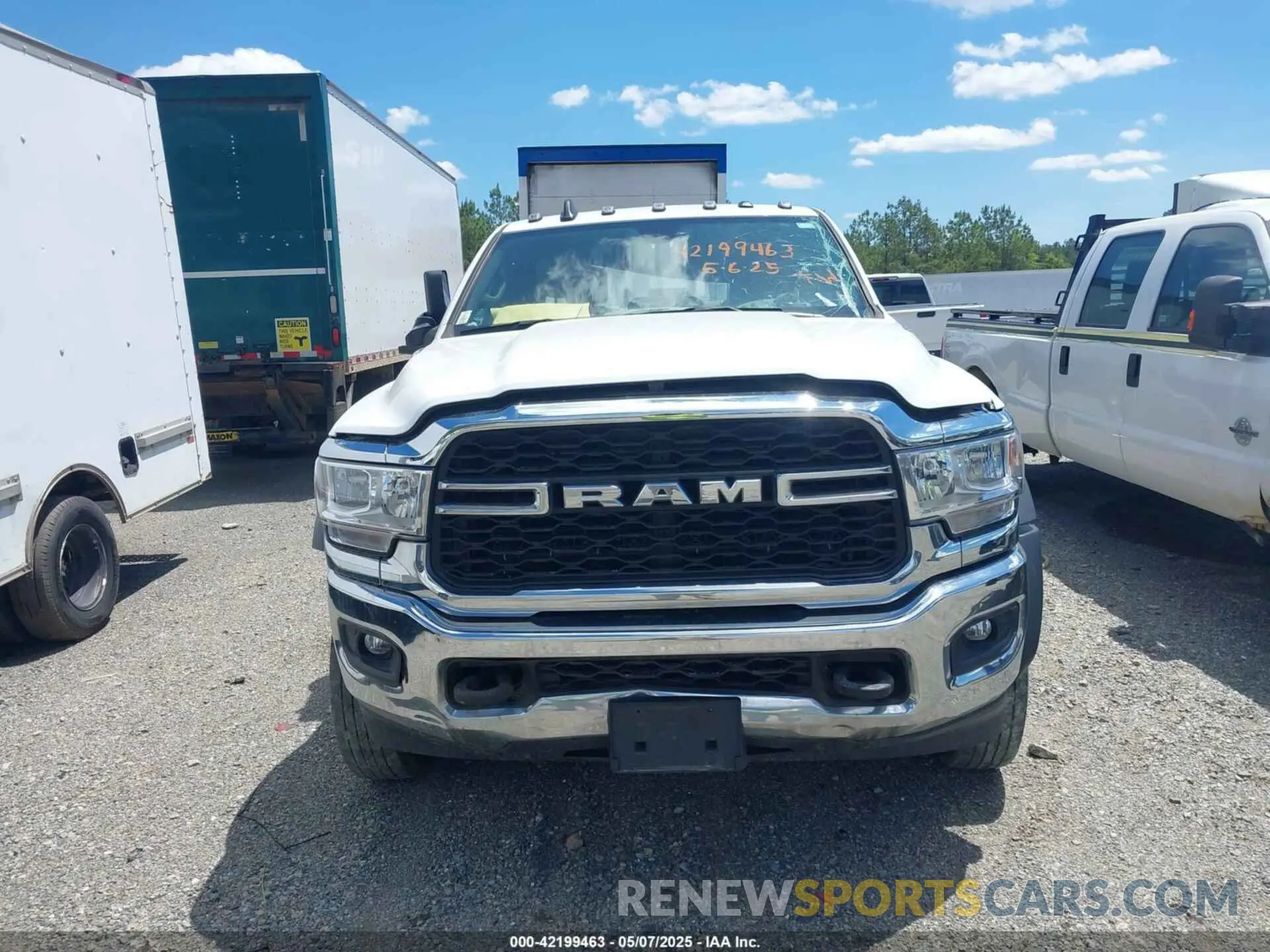 12 Photograph of a damaged car 3C7WRNFL3MG683511 RAM 5500 CHASSIS 2021