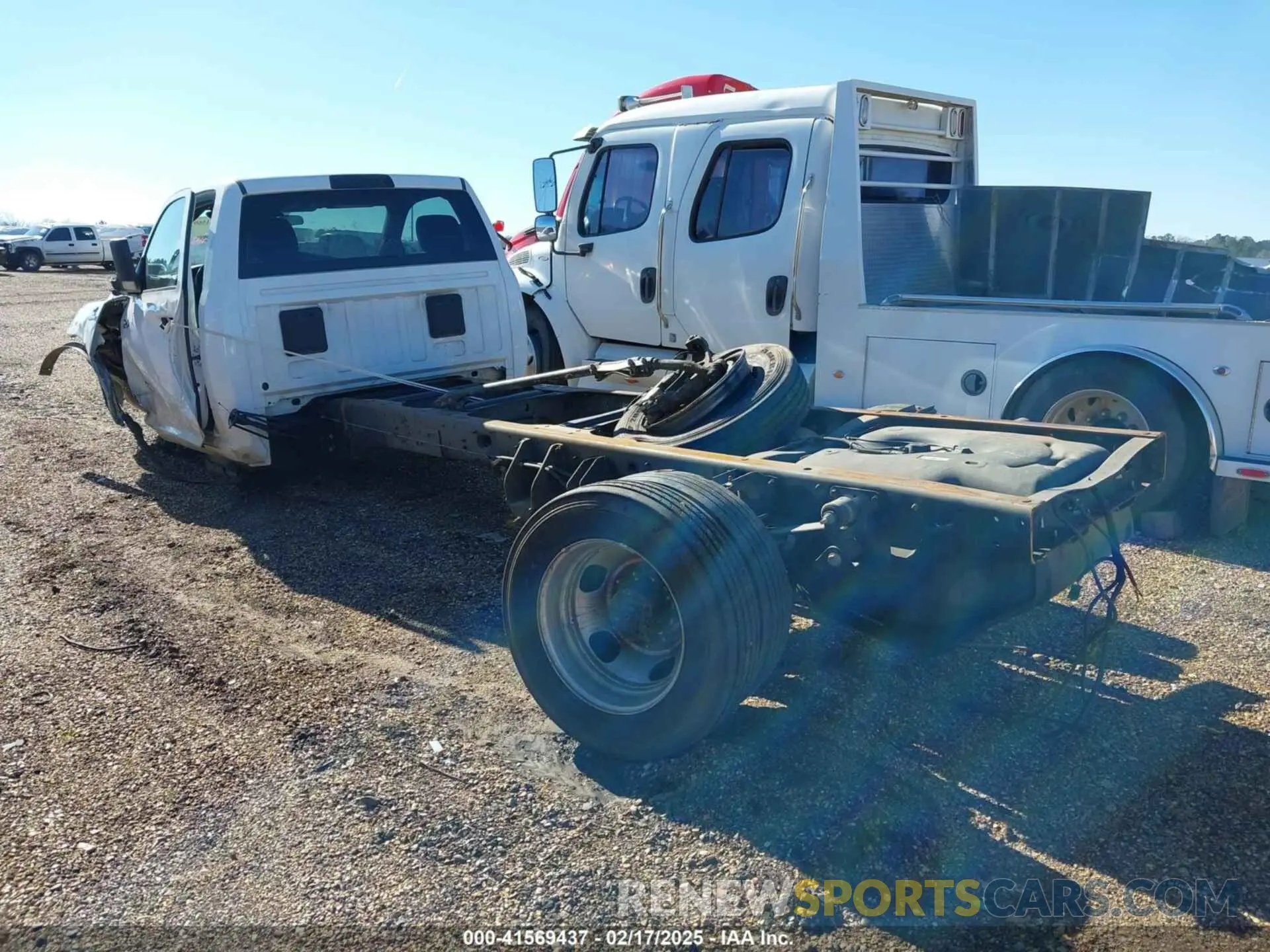 3 Photograph of a damaged car 3C7WRMCL4NG133024 RAM 5500 CHASSIS 2022