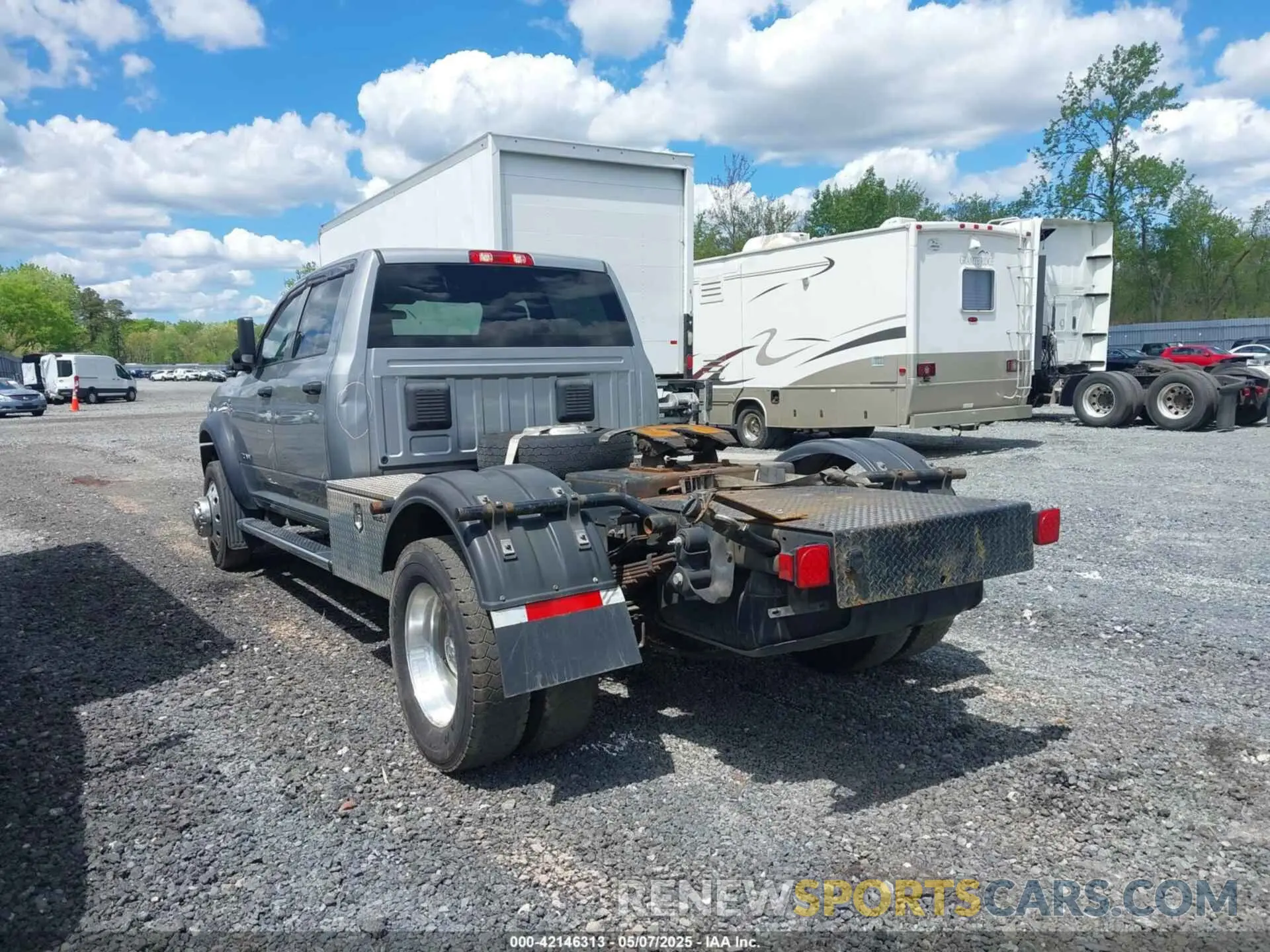 3 Photograph of a damaged car 3C7WRNEL0NG308372 RAM 5500 CHASSIS 2022