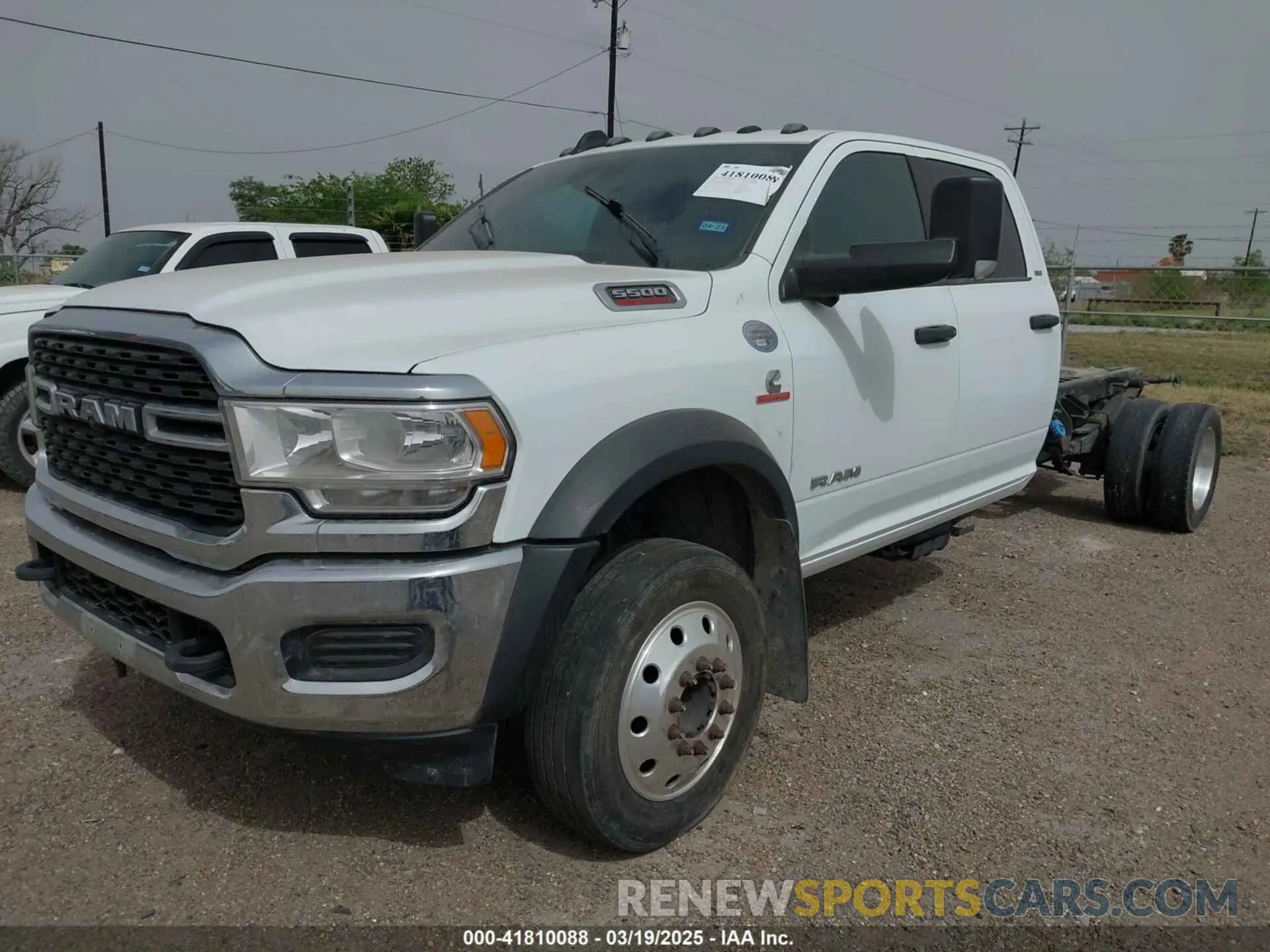 2 Photograph of a damaged car 3C7WRNFL7NG416454 RAM 5500 CHASSIS 2022