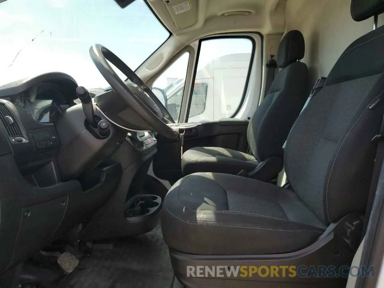 7 Photograph of a damaged car 3C6TRVDG4KE543649 RAM All Models 2019