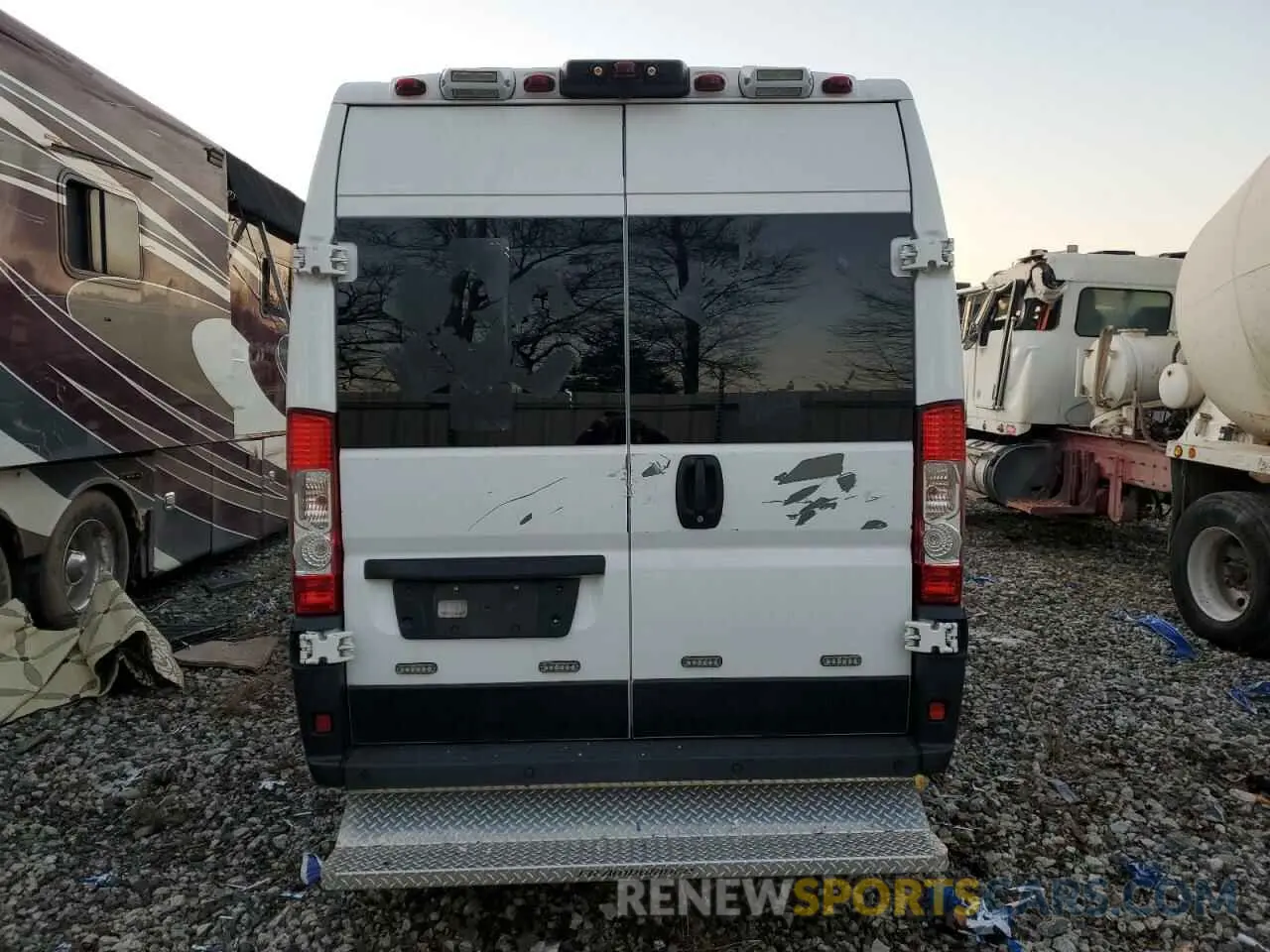 6 Photograph of a damaged car 3C6TRVDG9KE536941 RAM All Models 2019