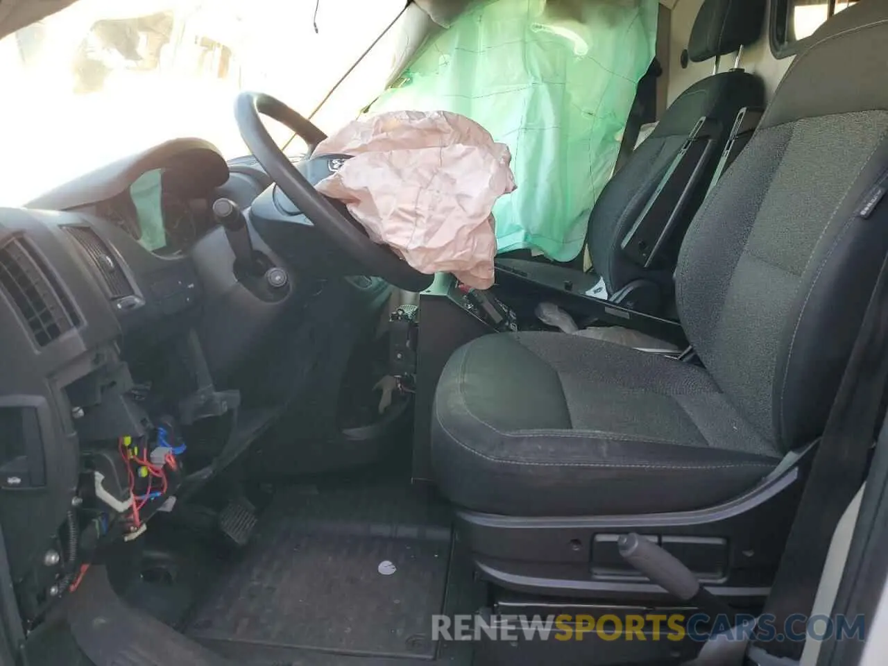 7 Photograph of a damaged car 3C6TRVDG9KE536941 RAM All Models 2019