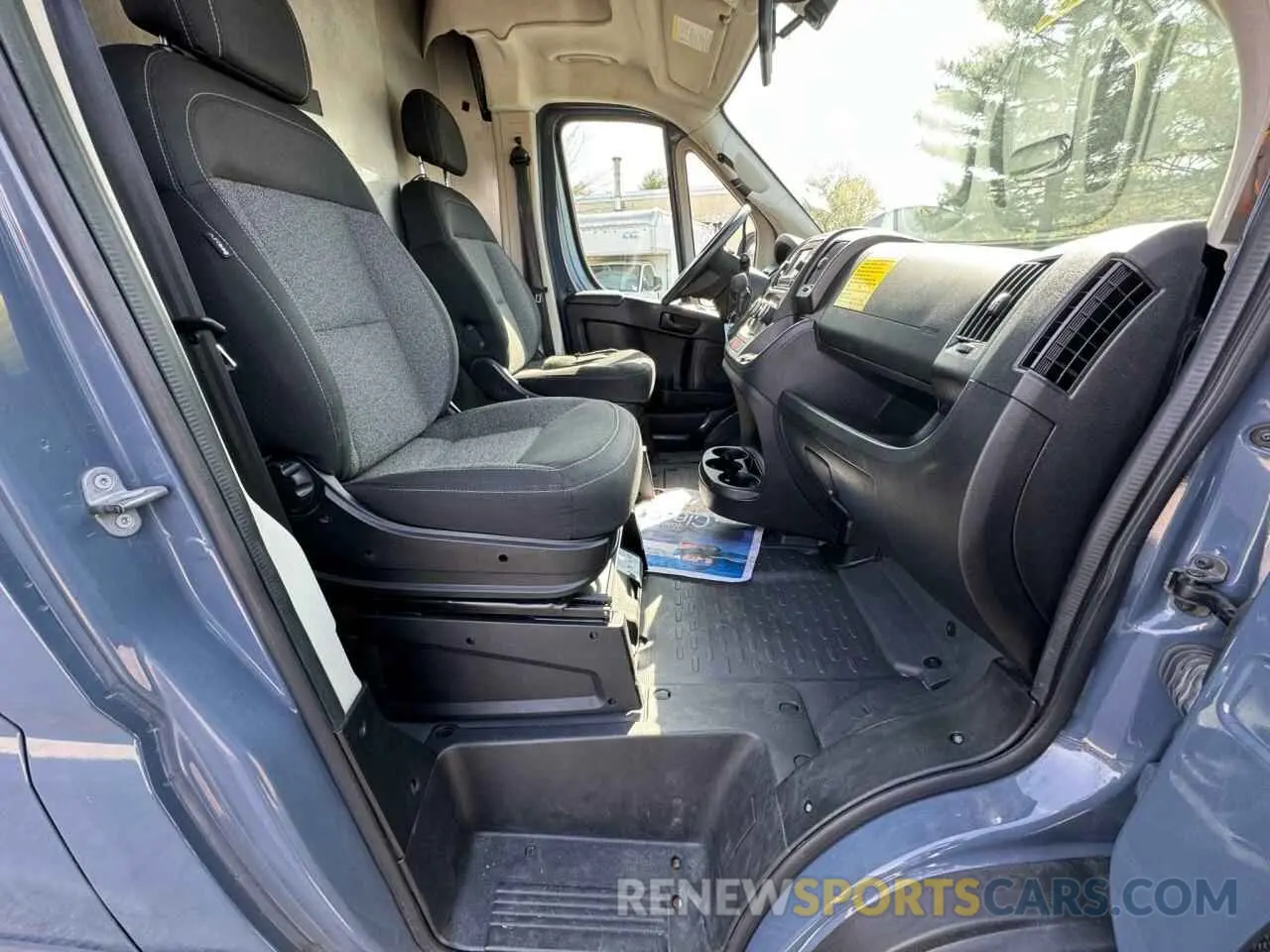 5 Photograph of a damaged car 3C6TRVDGXKE517136 RAM All Models 2019
