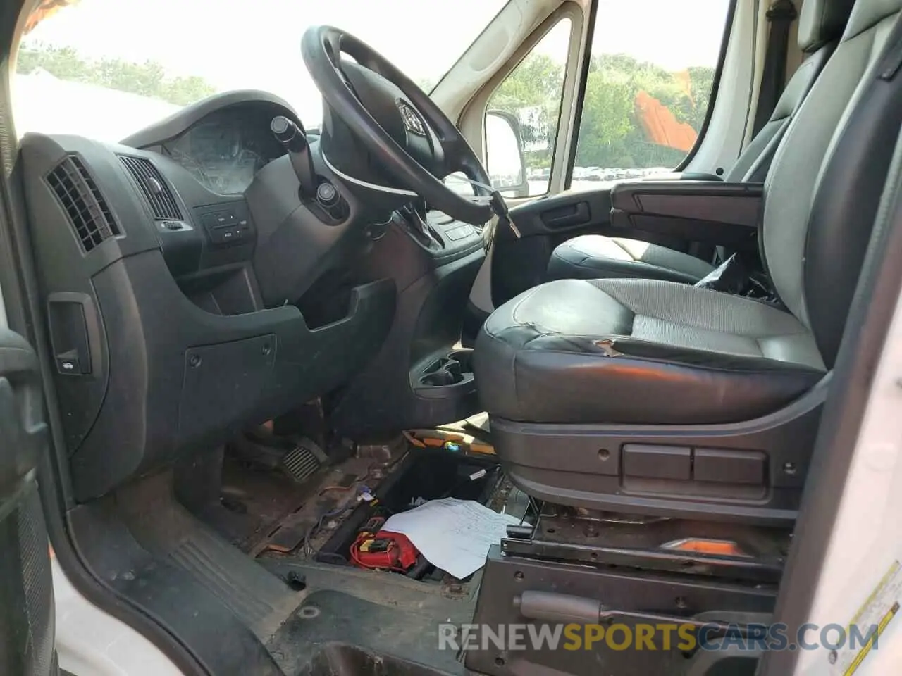 7 Photograph of a damaged car 3C6TRVNG3KE504677 RAM All Models 2019
