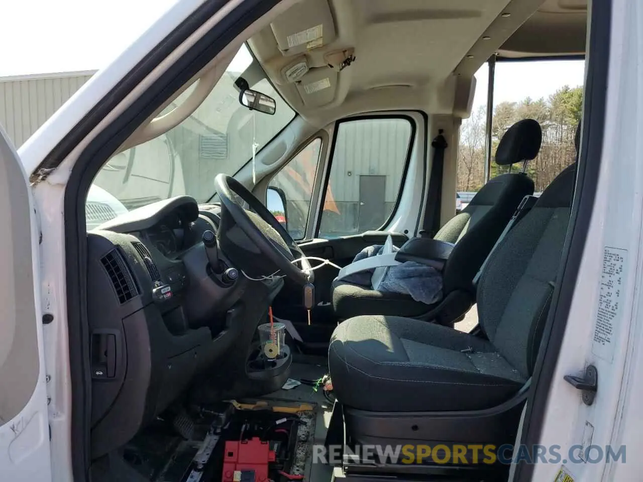 7 Photograph of a damaged car 3C6TRVPG4KE506211 RAM All Models 2019