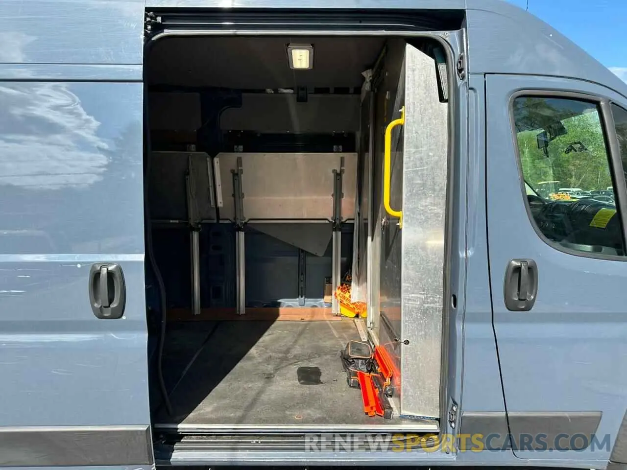 5 Photograph of a damaged car 3C6URVJG6KE548859 RAM All Models 2019