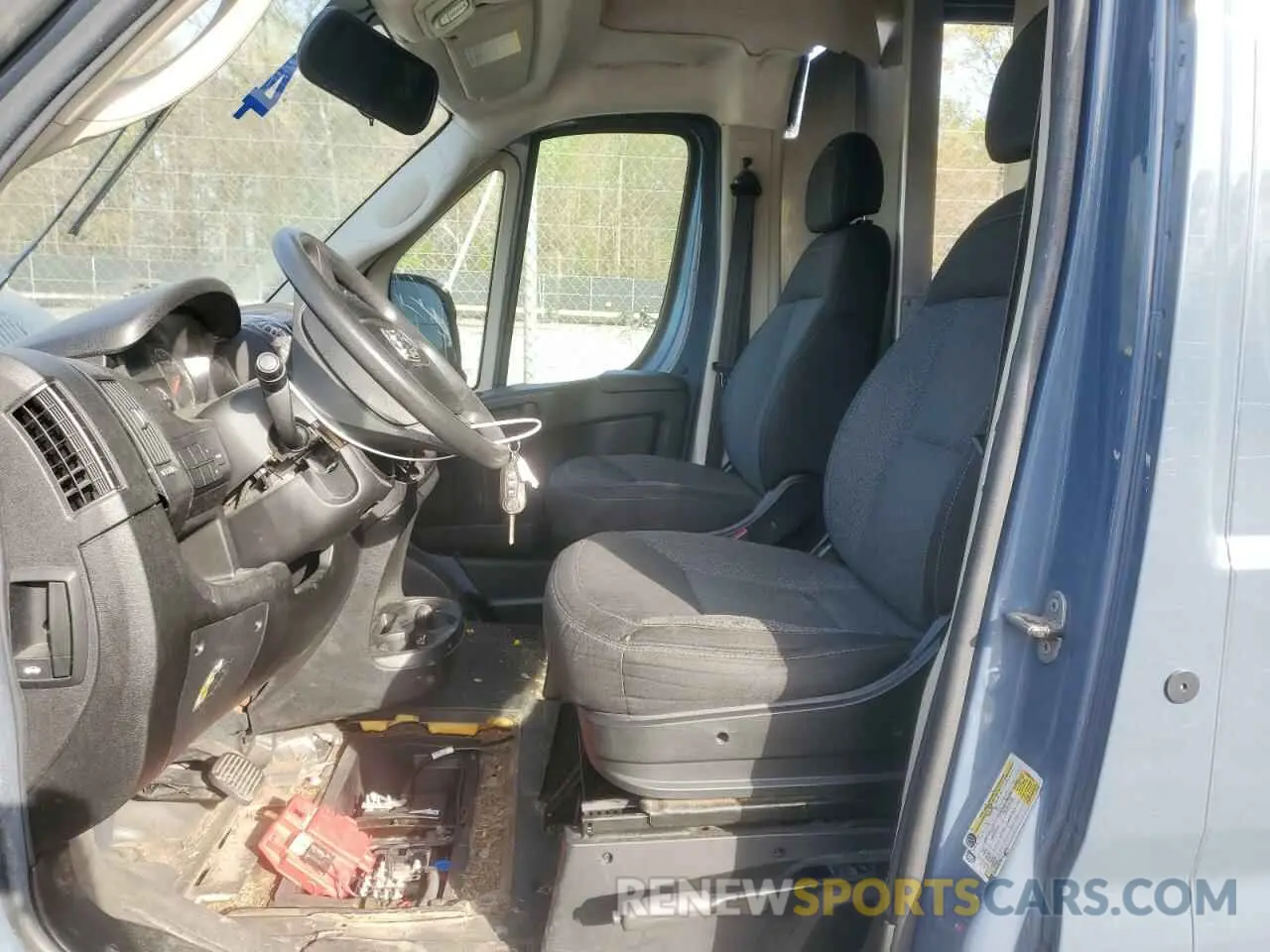 7 Photograph of a damaged car 3C6URVJG8KE555280 RAM All Models 2019