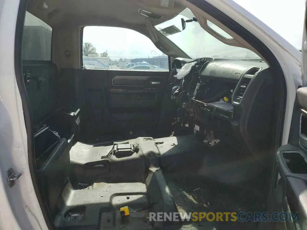 10 Photograph of a damaged car 3C7WRSBL1KG553096 RAM All Models 2019