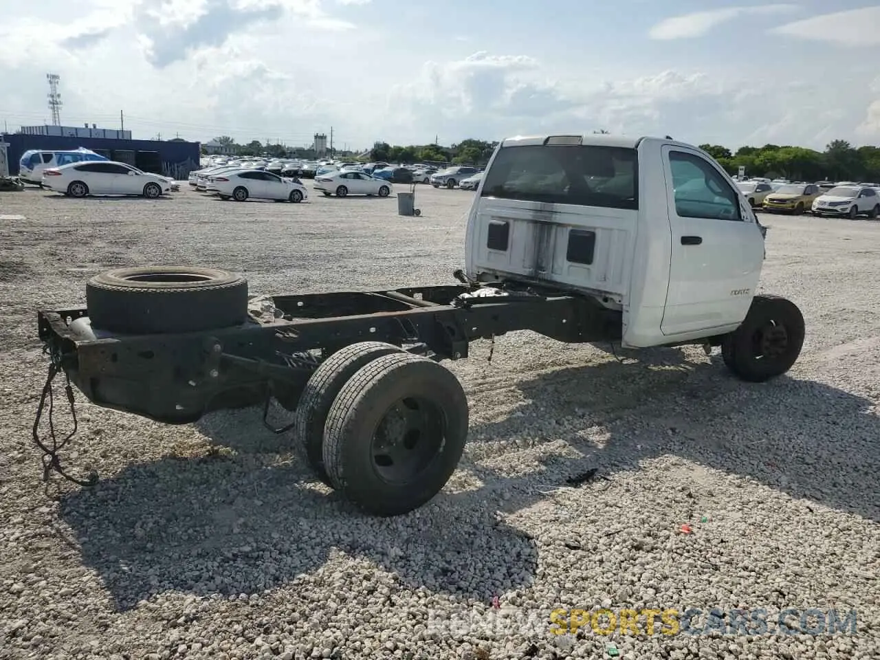 3 Photograph of a damaged car 3C7WRSBL1KG553096 RAM All Models 2019