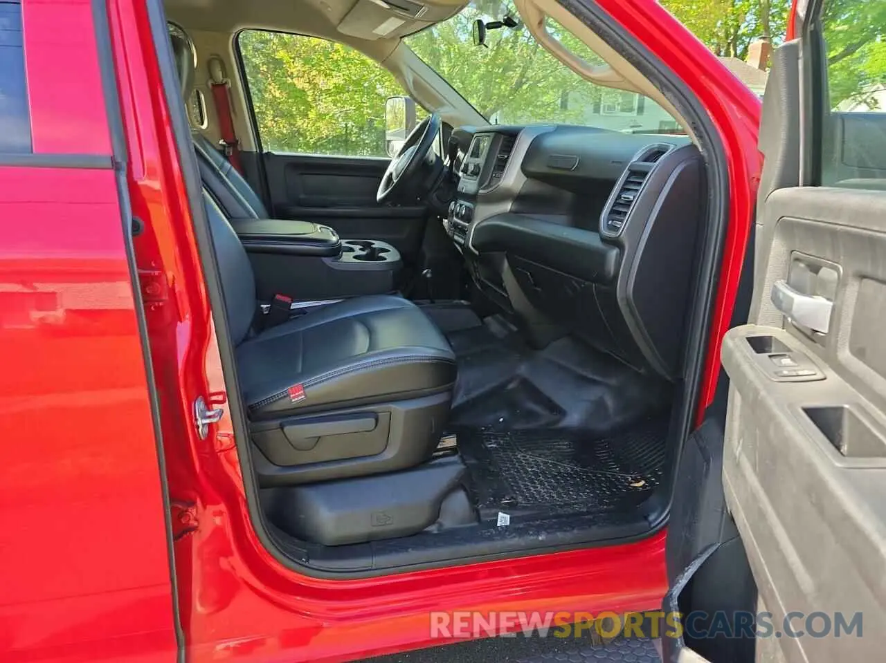 5 Photograph of a damaged car 3C7WRTCL0KG615009 RAM All Models 2019