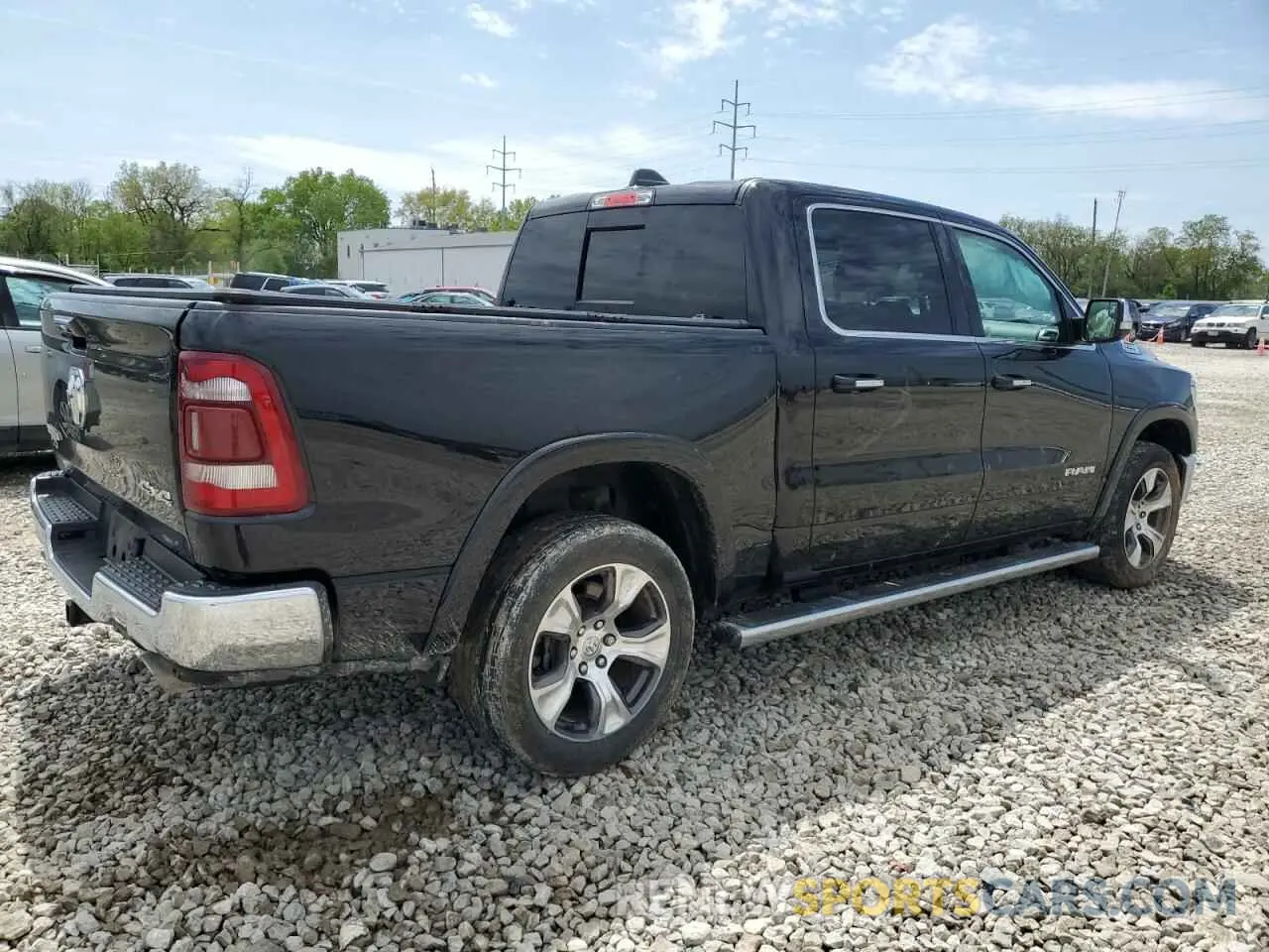 3 Photograph of a damaged car 1C6SRFJTXNN323578 RAM All Models 2022