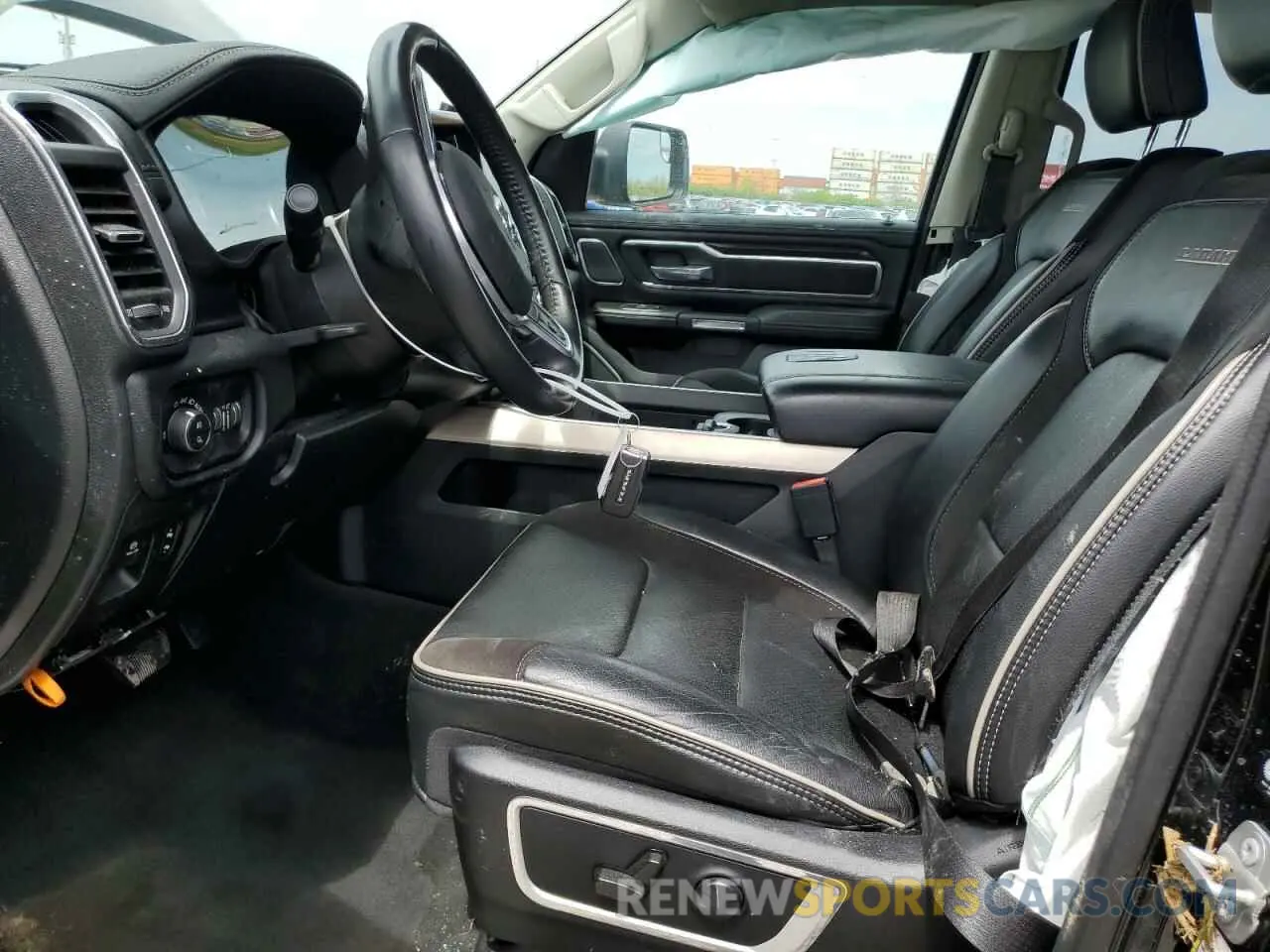 7 Photograph of a damaged car 1C6SRFJTXNN323578 RAM All Models 2022