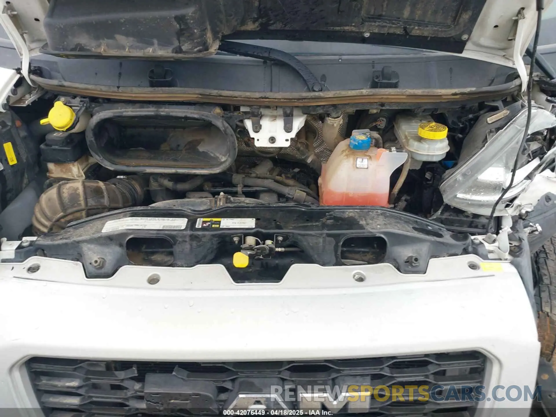 10 Photograph of a damaged car 3C6TRVAG0KE525704 RAM PROMASTER 1500 2019