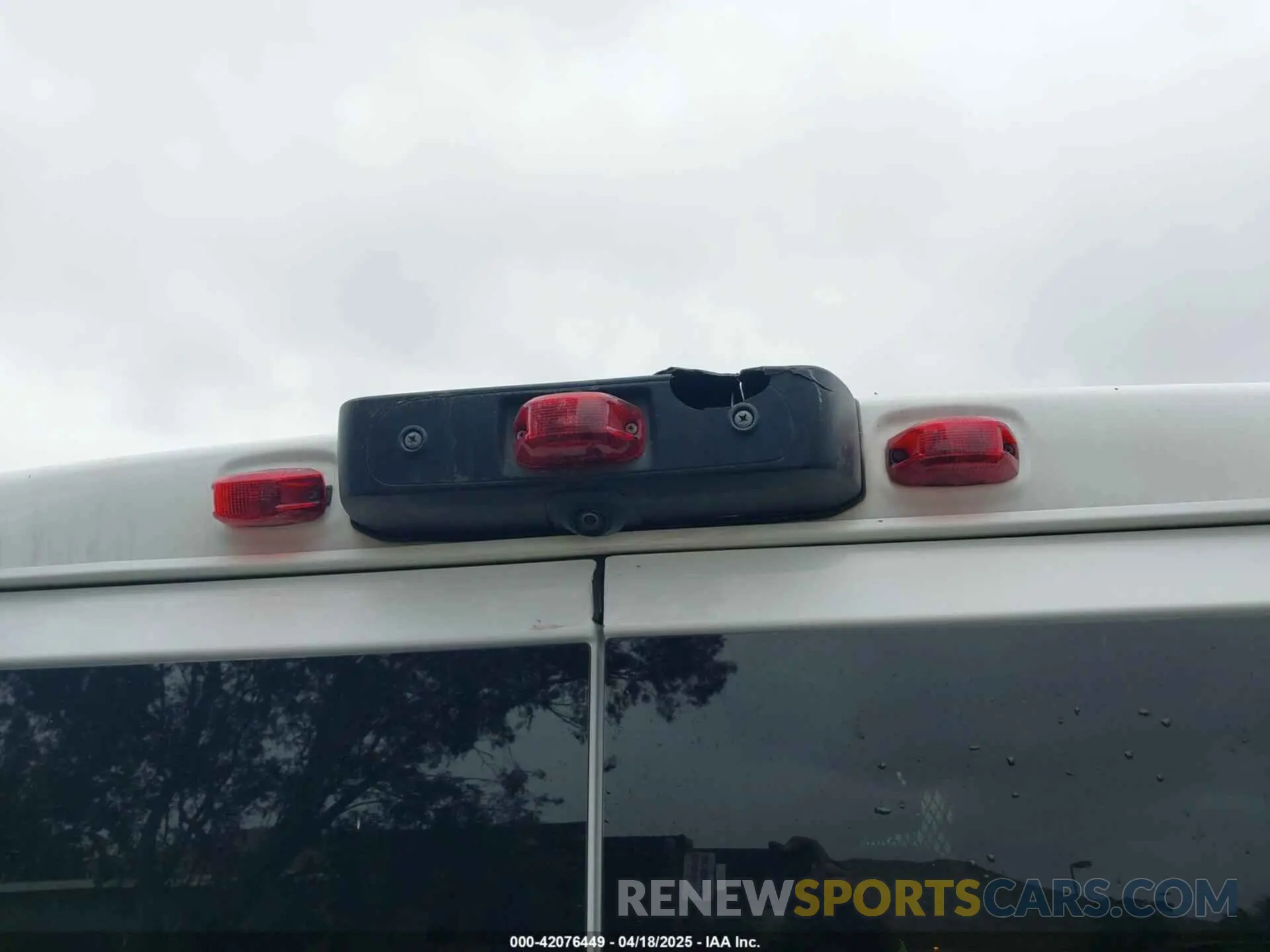 12 Photograph of a damaged car 3C6TRVAG0KE525704 RAM PROMASTER 1500 2019