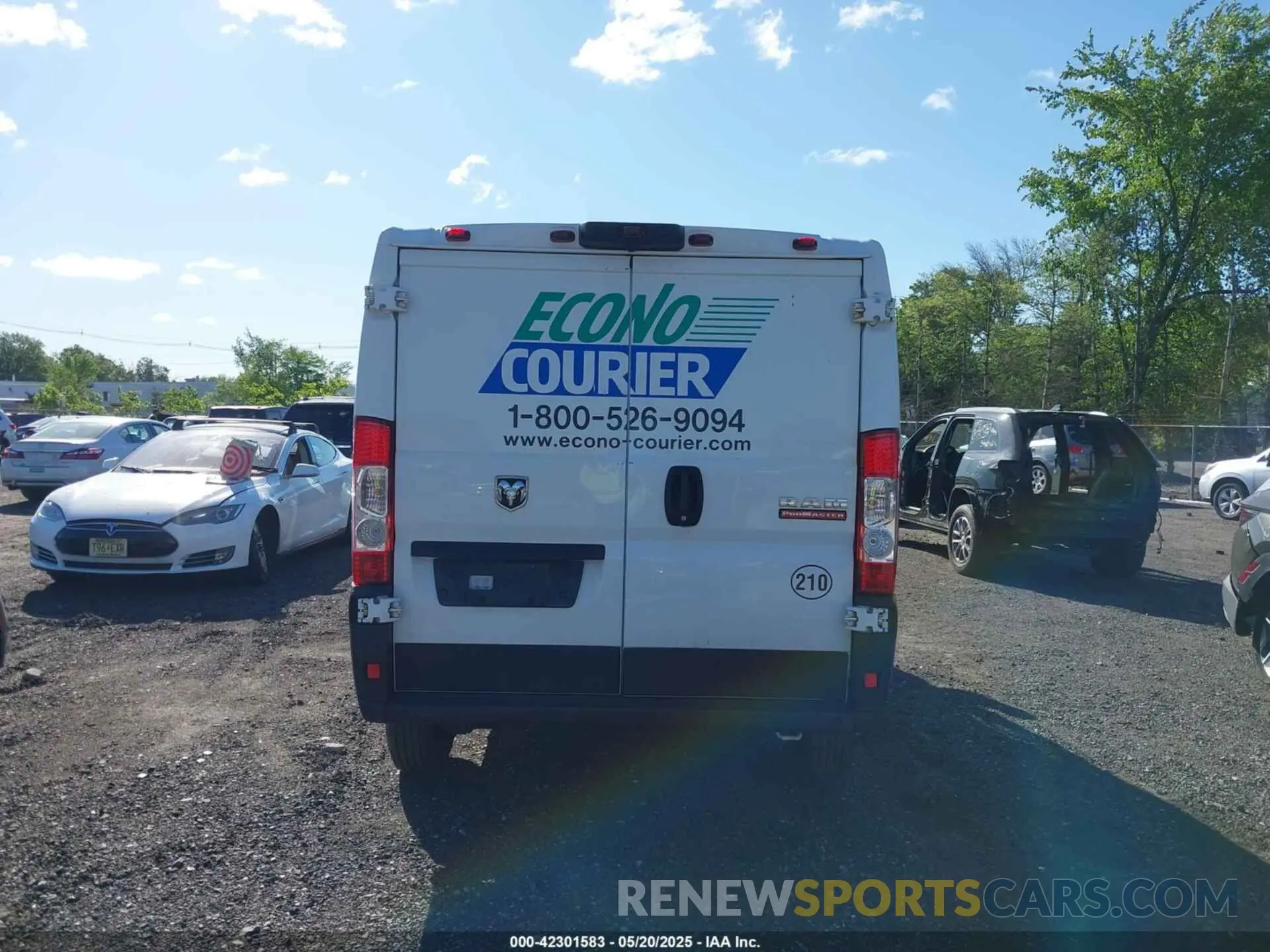 16 Photograph of a damaged car 3C6TRVAG0KE544320 RAM PROMASTER 1500 2019